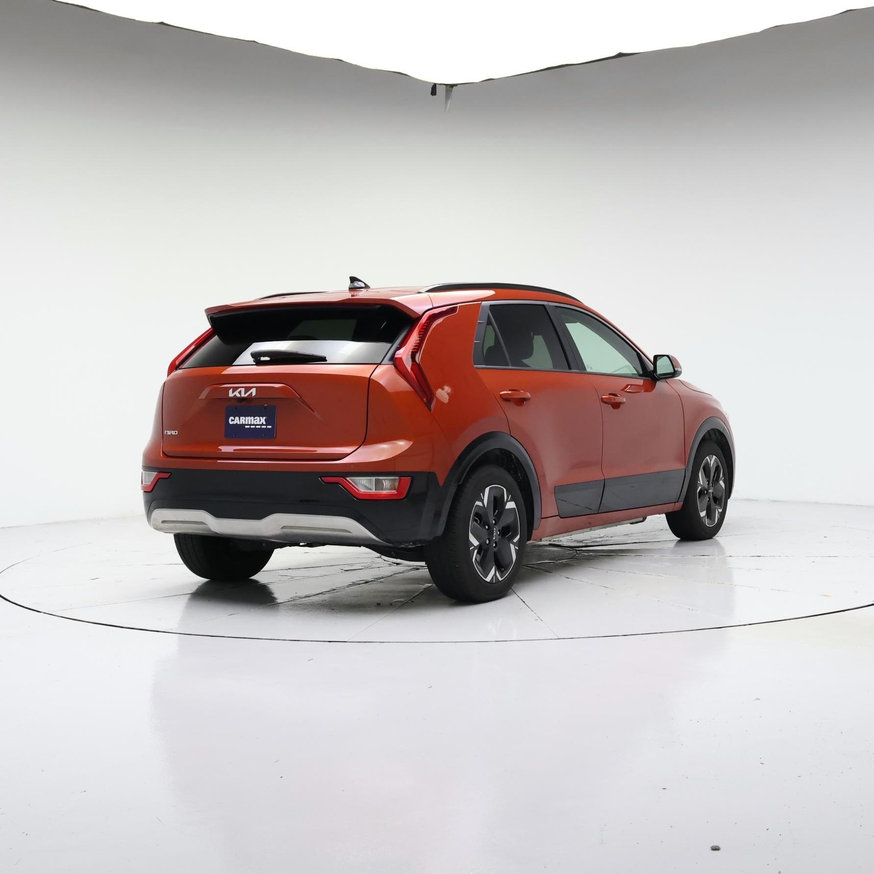 Thumbnail: 2023 Kia Niro - 8