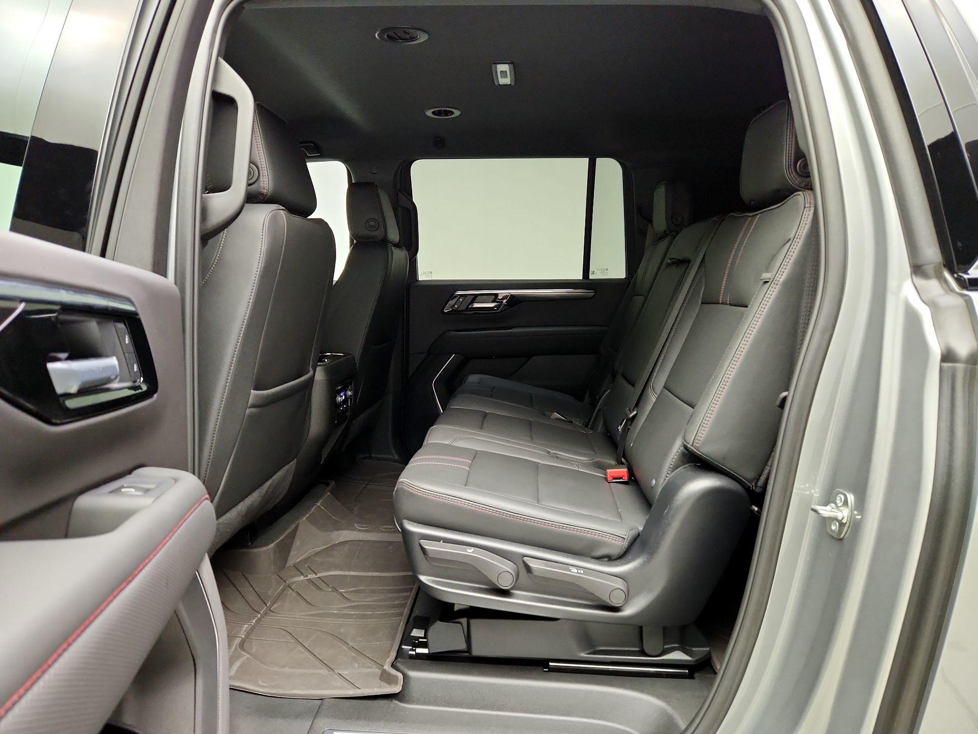 Thumbnail: 2025 Chevrolet Suburban - 18