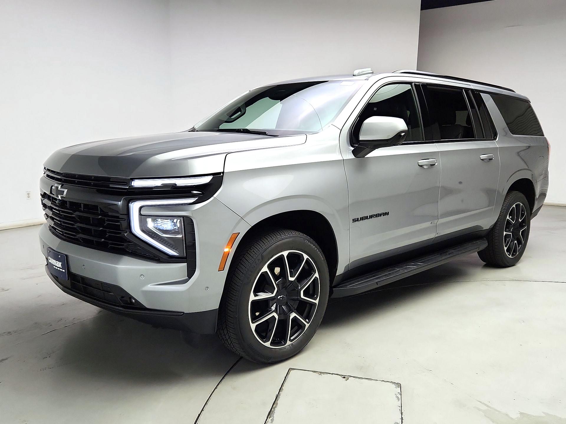 Thumbnail: 2025 Chevrolet Suburban - 3