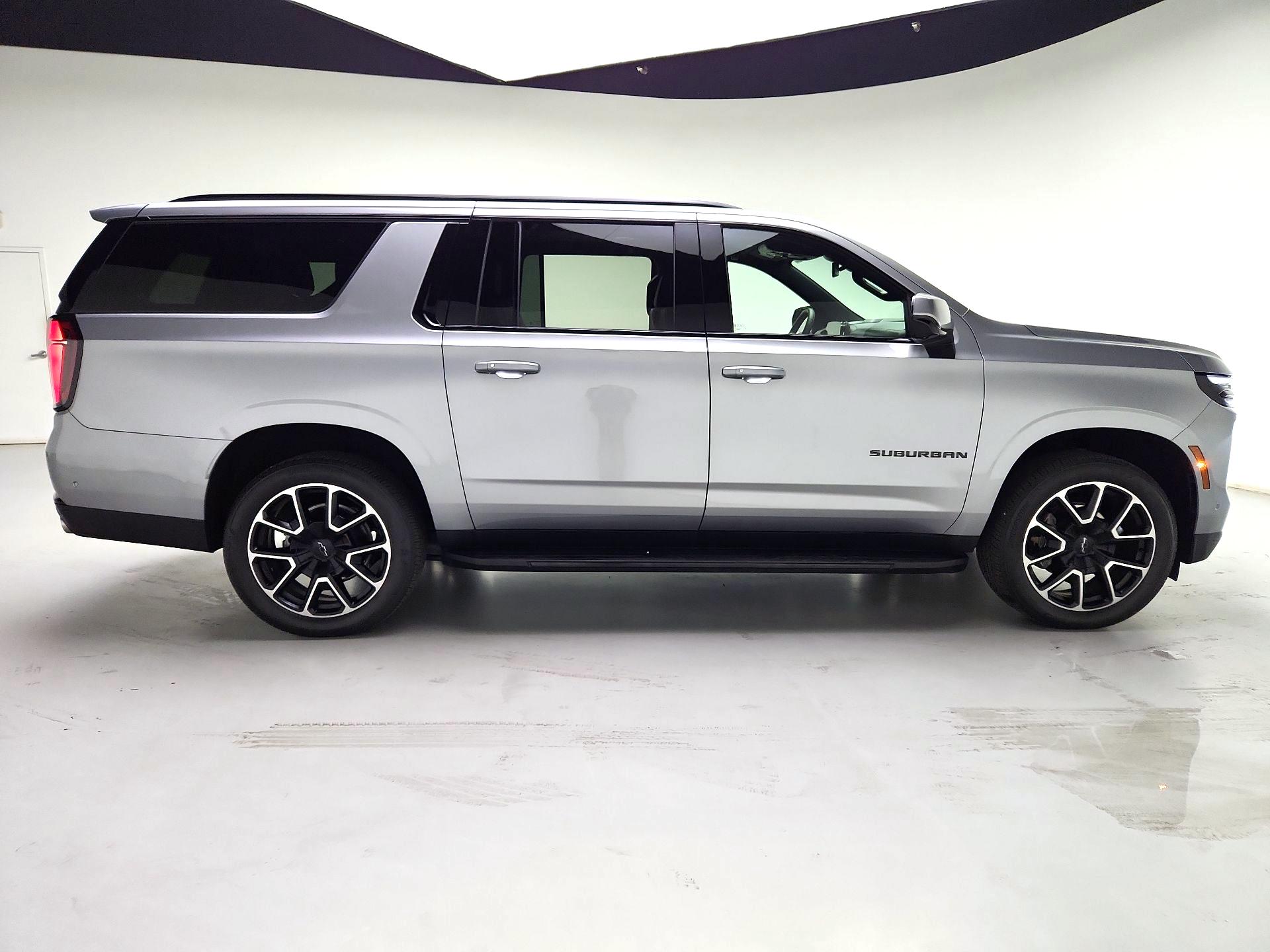 Thumbnail: 2025 Chevrolet Suburban - 4