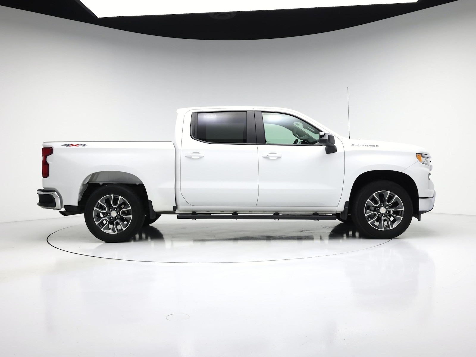 2023 Chevrolet Silverado 1500 LT - Photo 8