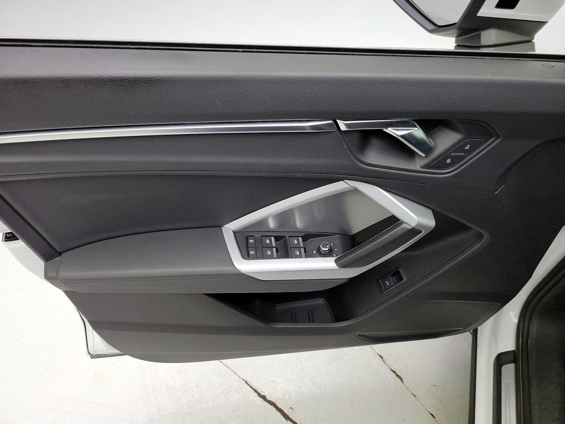 Thumbnail: 2020 Audi Q3 - 12