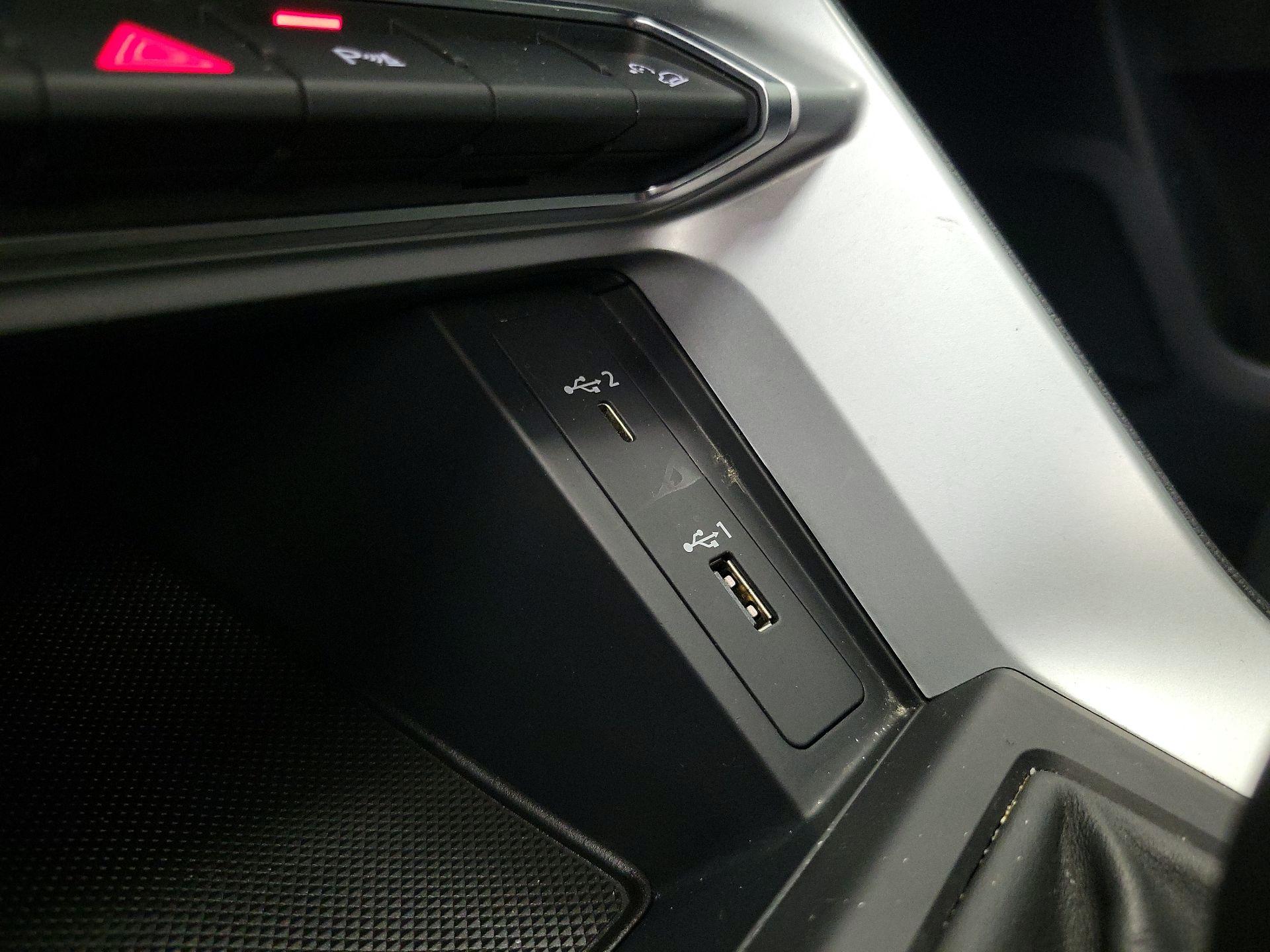 Thumbnail: 2020 Audi Q3 - 18