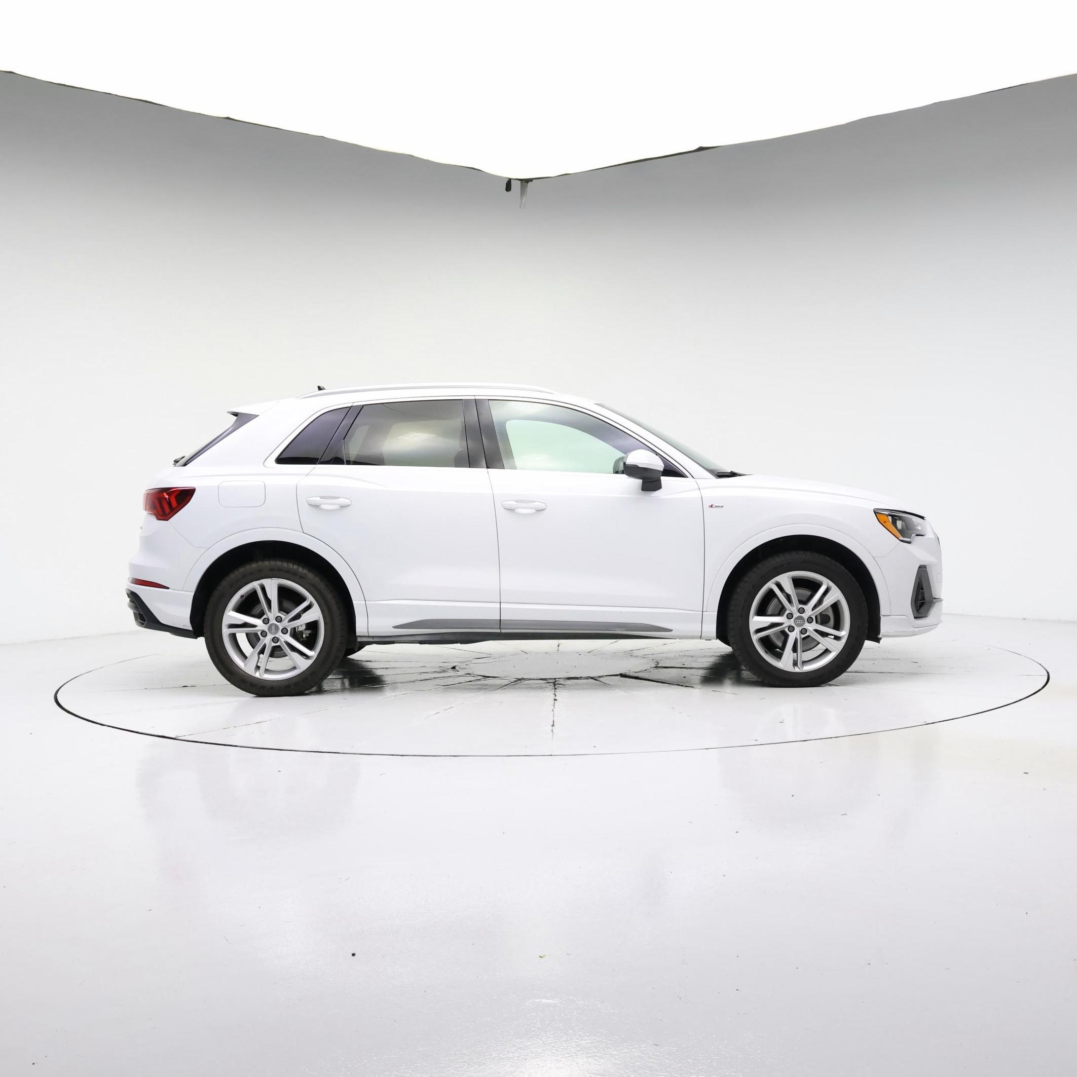 Thumbnail: 2020 Audi Q3 - 7