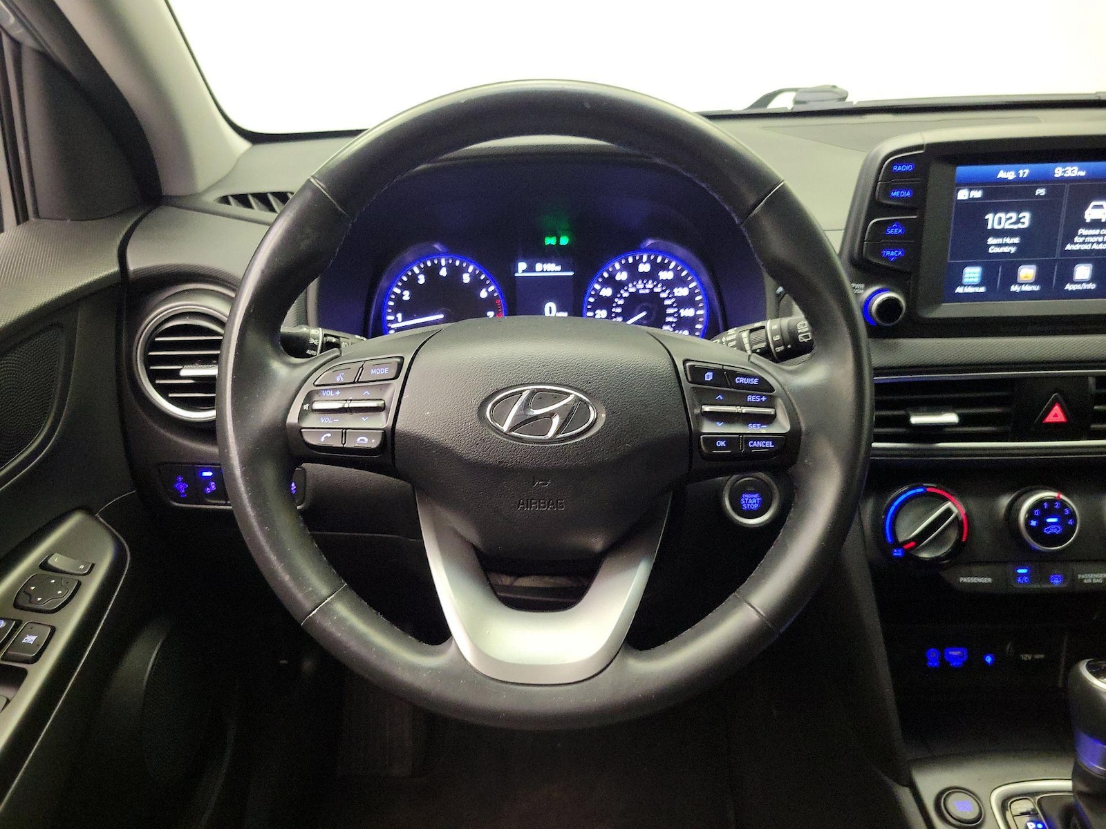 2020 Hyundai Kona SEL Plus - Photo 11