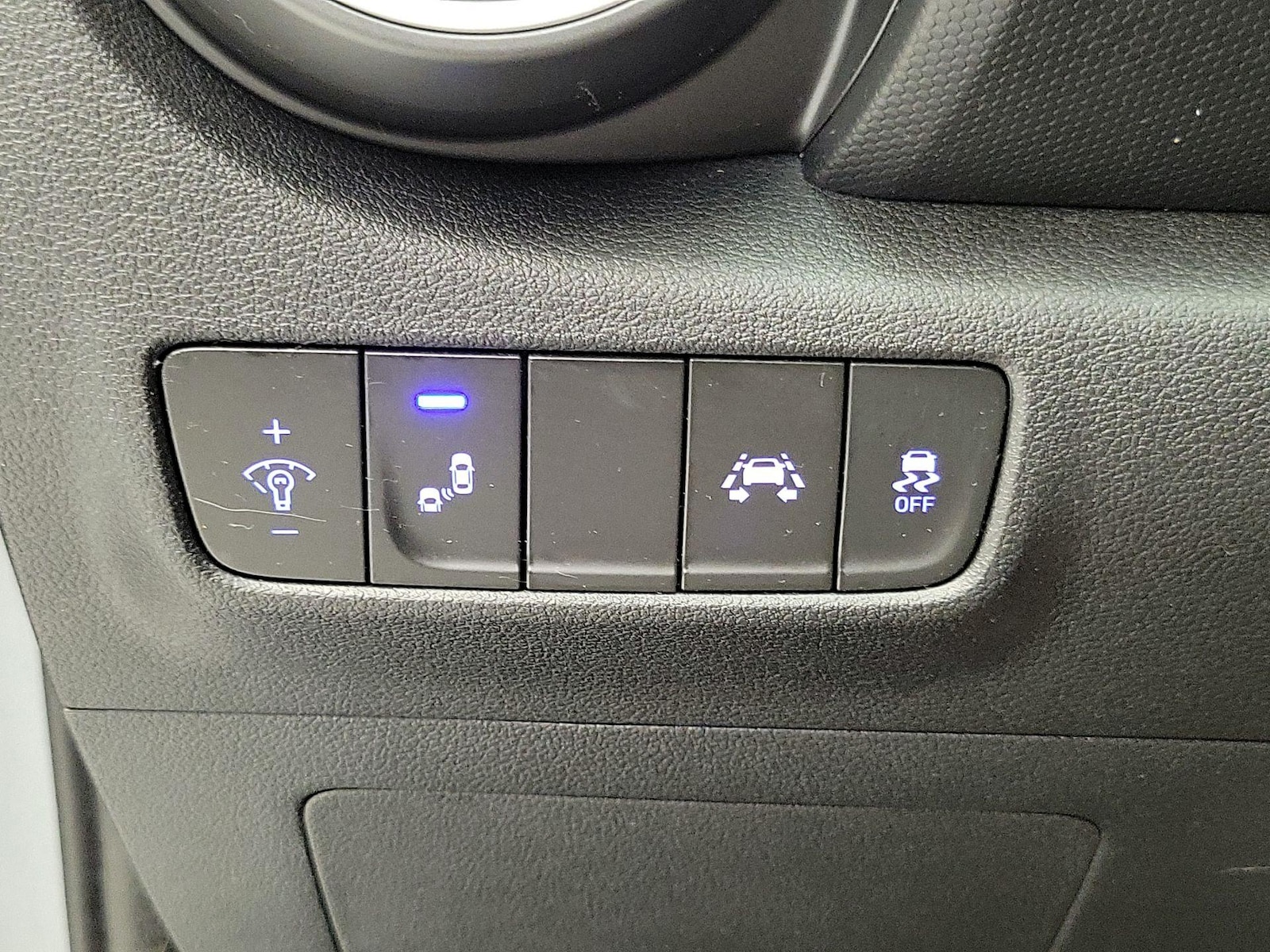 2020 Hyundai Kona SEL Plus - Photo 14