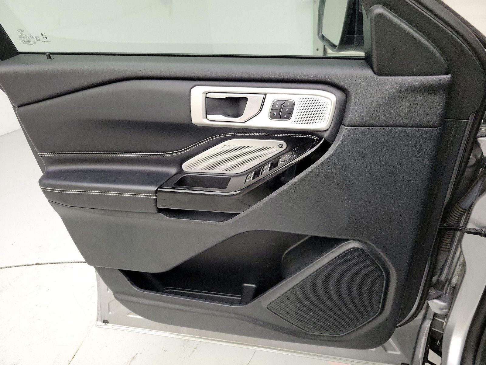 2021 Ford Explorer ST - Photo 11