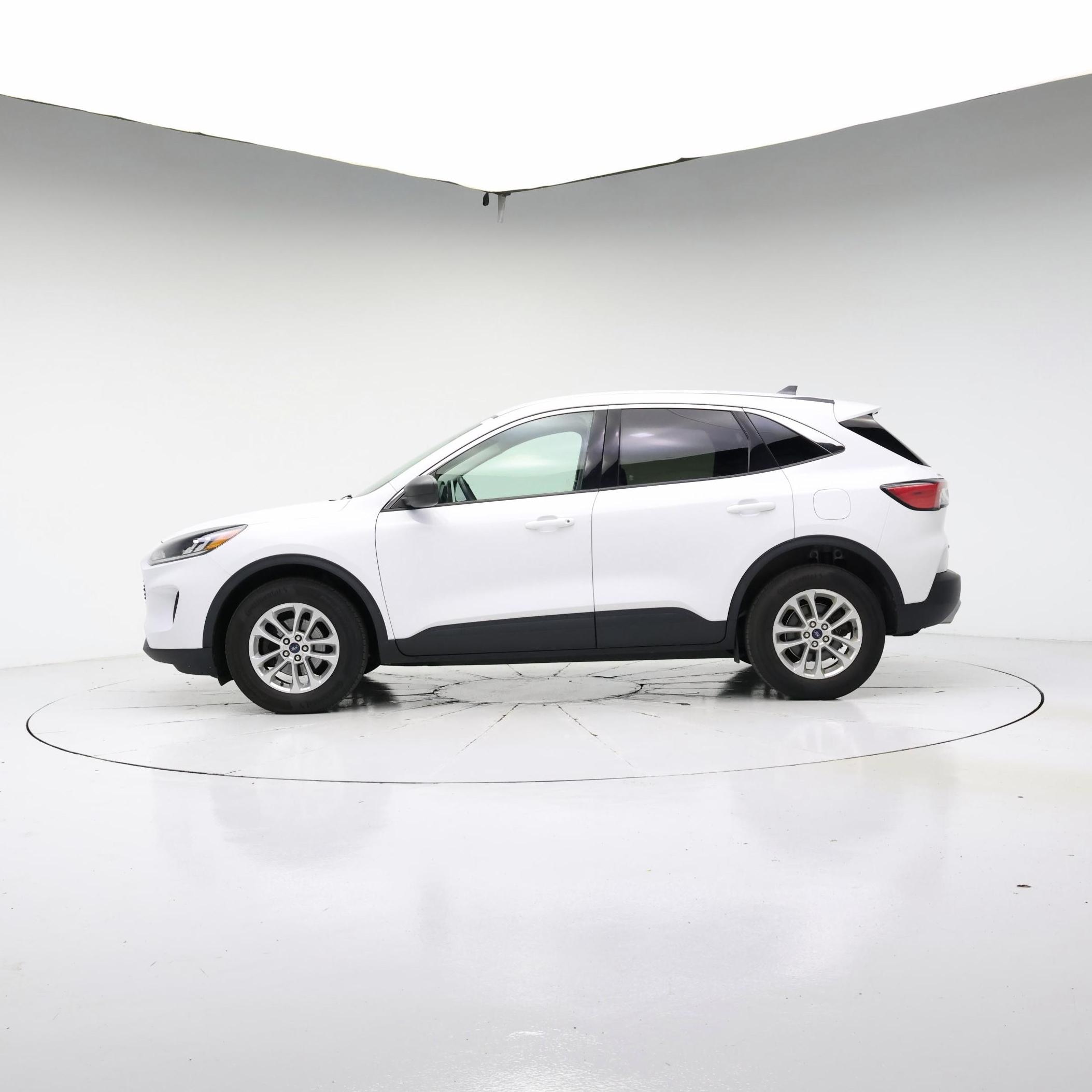 Thumbnail: 2022 Ford Escape - 3