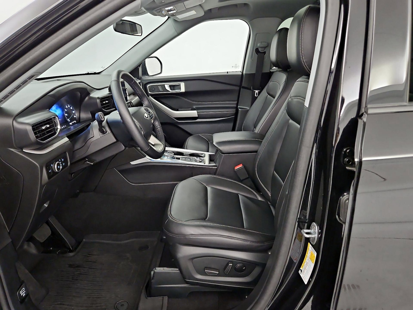 2024 Ford Explorer XLT - Photo 10