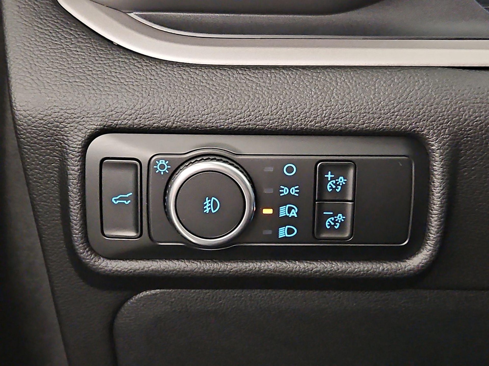 2024 Ford Explorer XLT - Photo 12