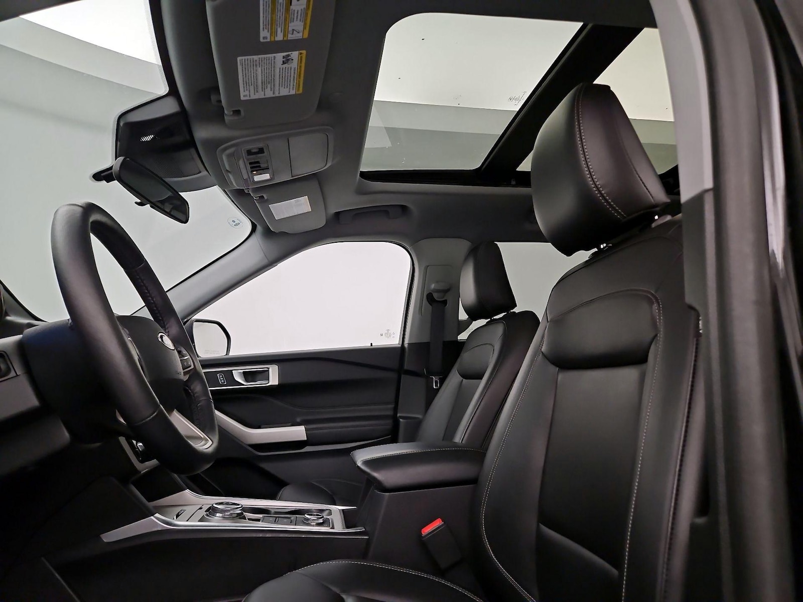 2024 Ford Explorer XLT - Photo 19