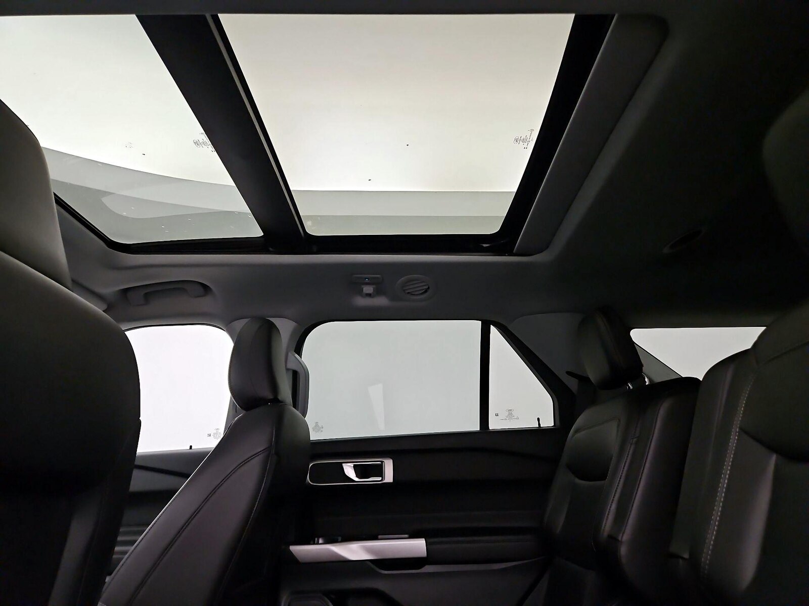 2024 Ford Explorer XLT - Photo 25