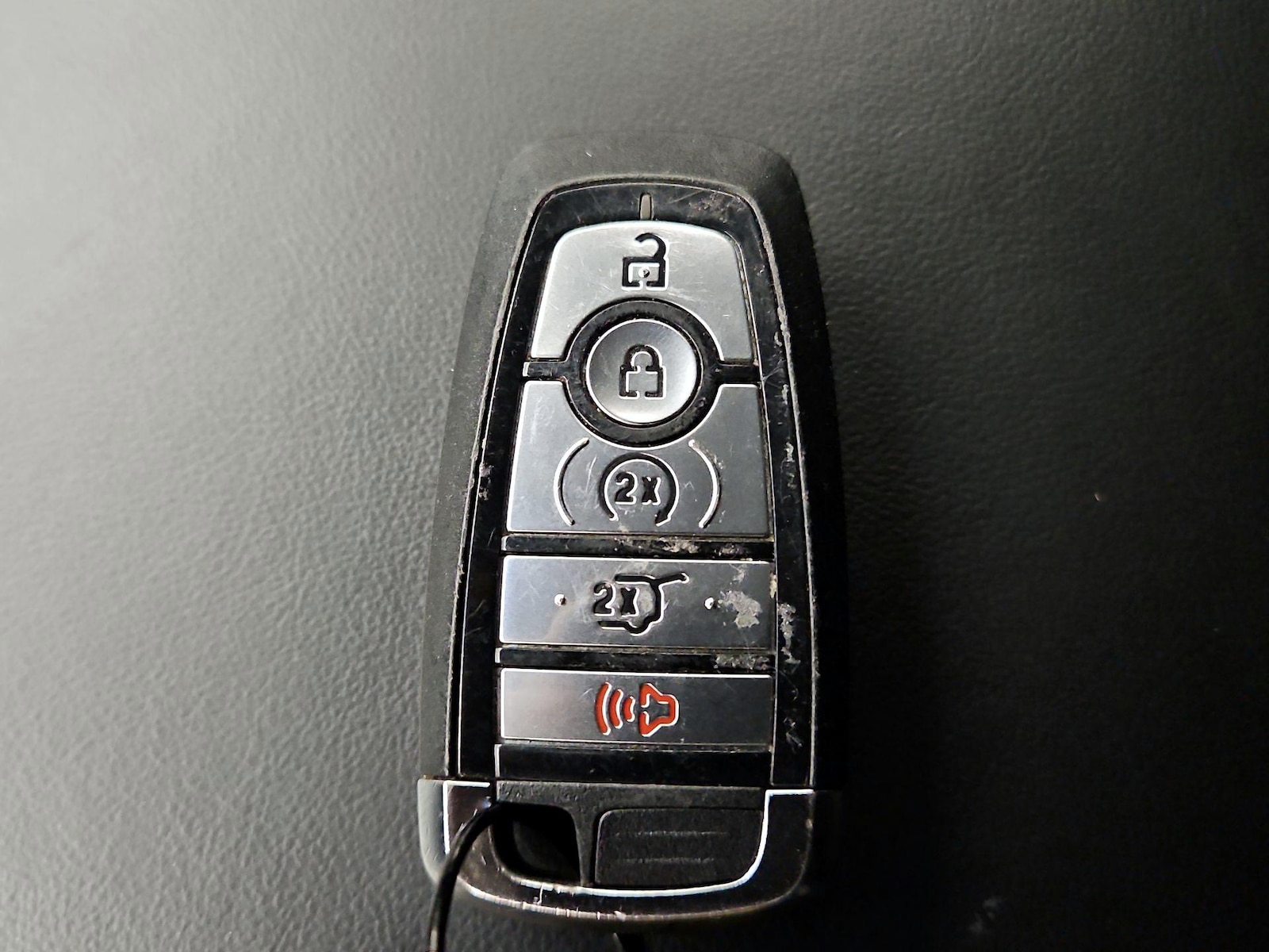 2024 Ford Explorer XLT - Photo 26