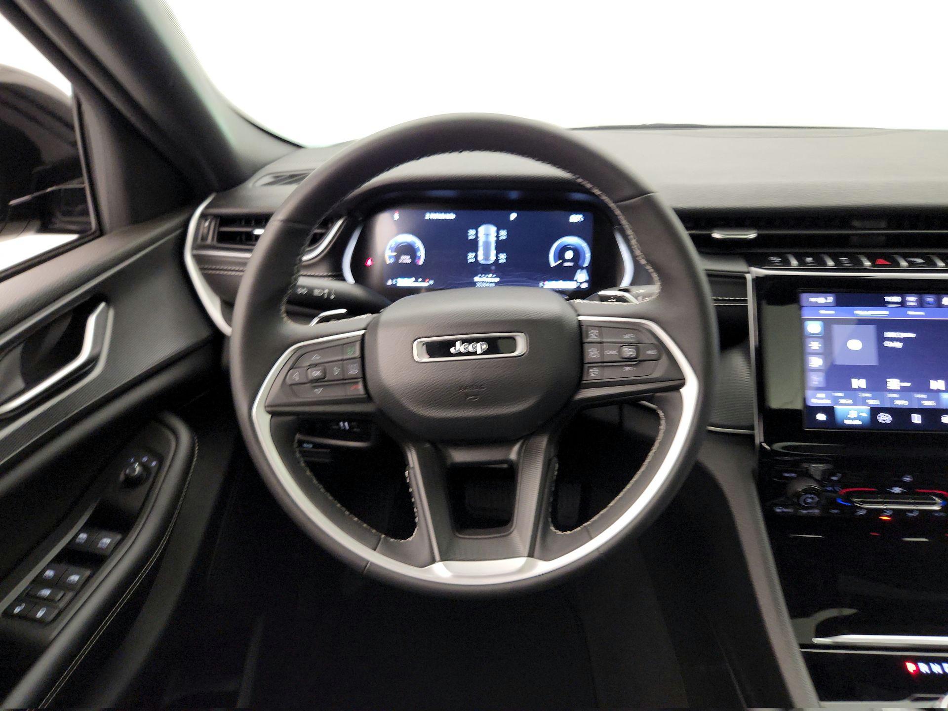 Thumbnail: 2024 Jeep Grand Cherokee - 10