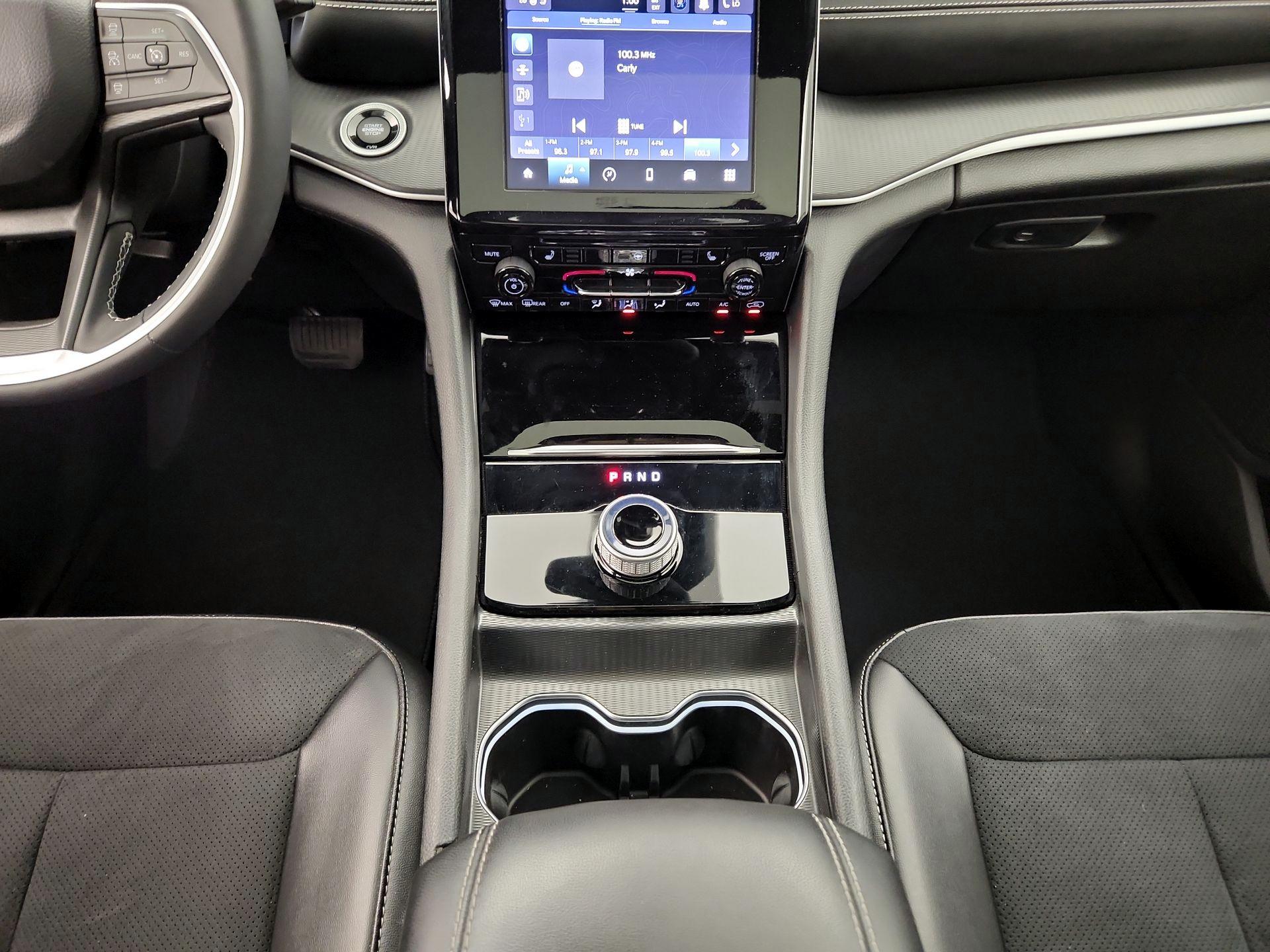 Thumbnail: 2024 Jeep Grand Cherokee - 17
