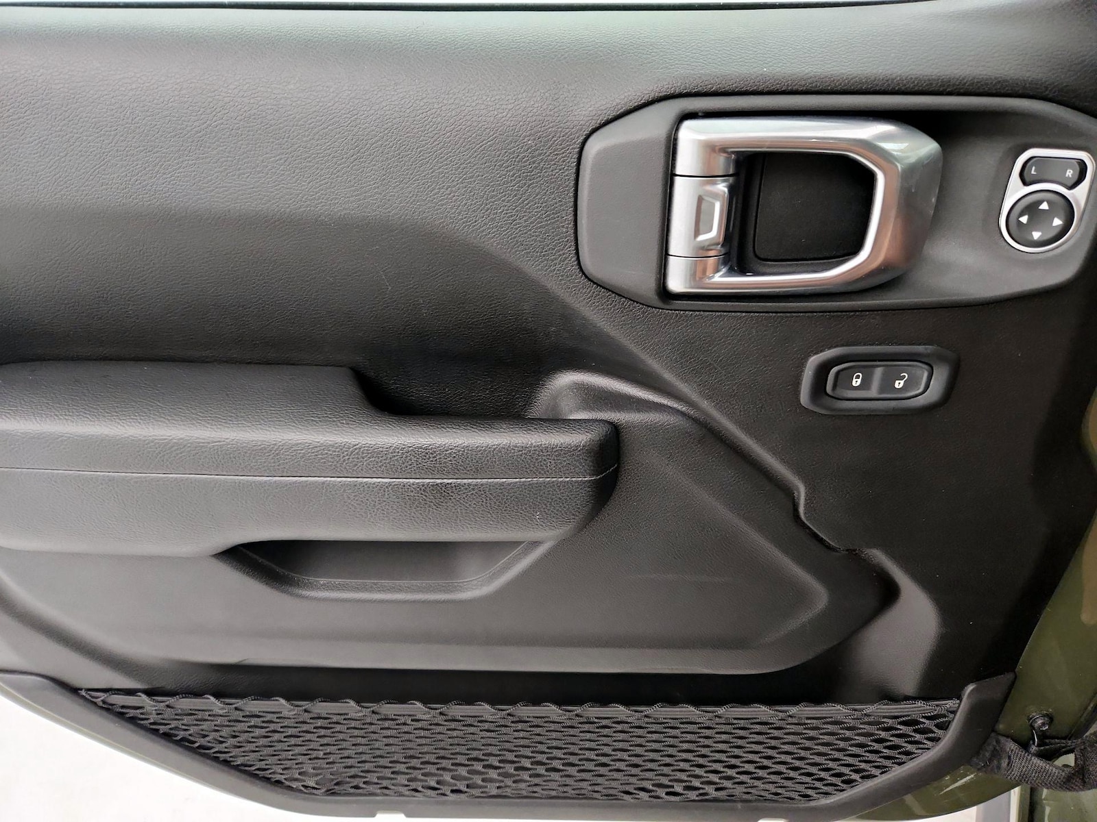 2024 Jeep Wrangler 4-Door Willys - Photo 11