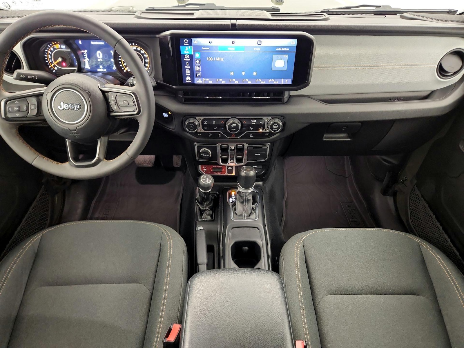 2024 Jeep Wrangler 4-Door Willys - Photo 8
