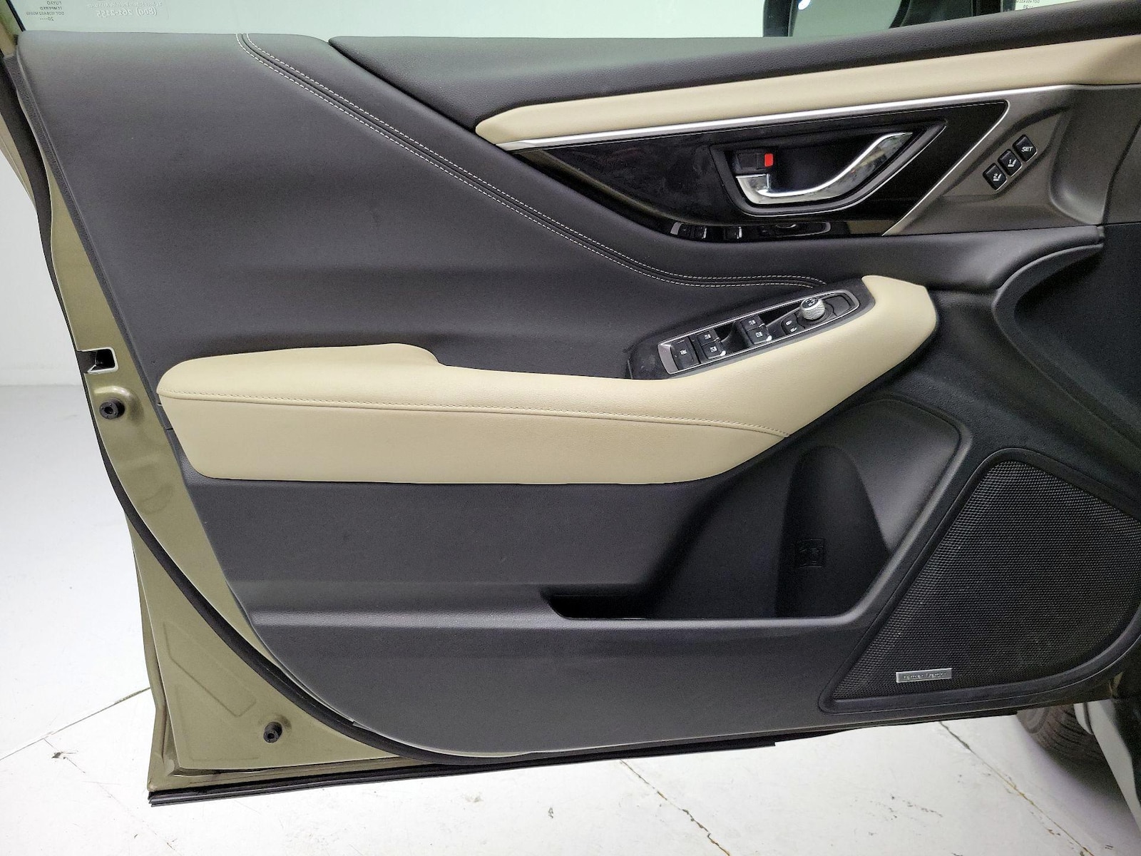 2021 Subaru Outback Limited - Photo 13