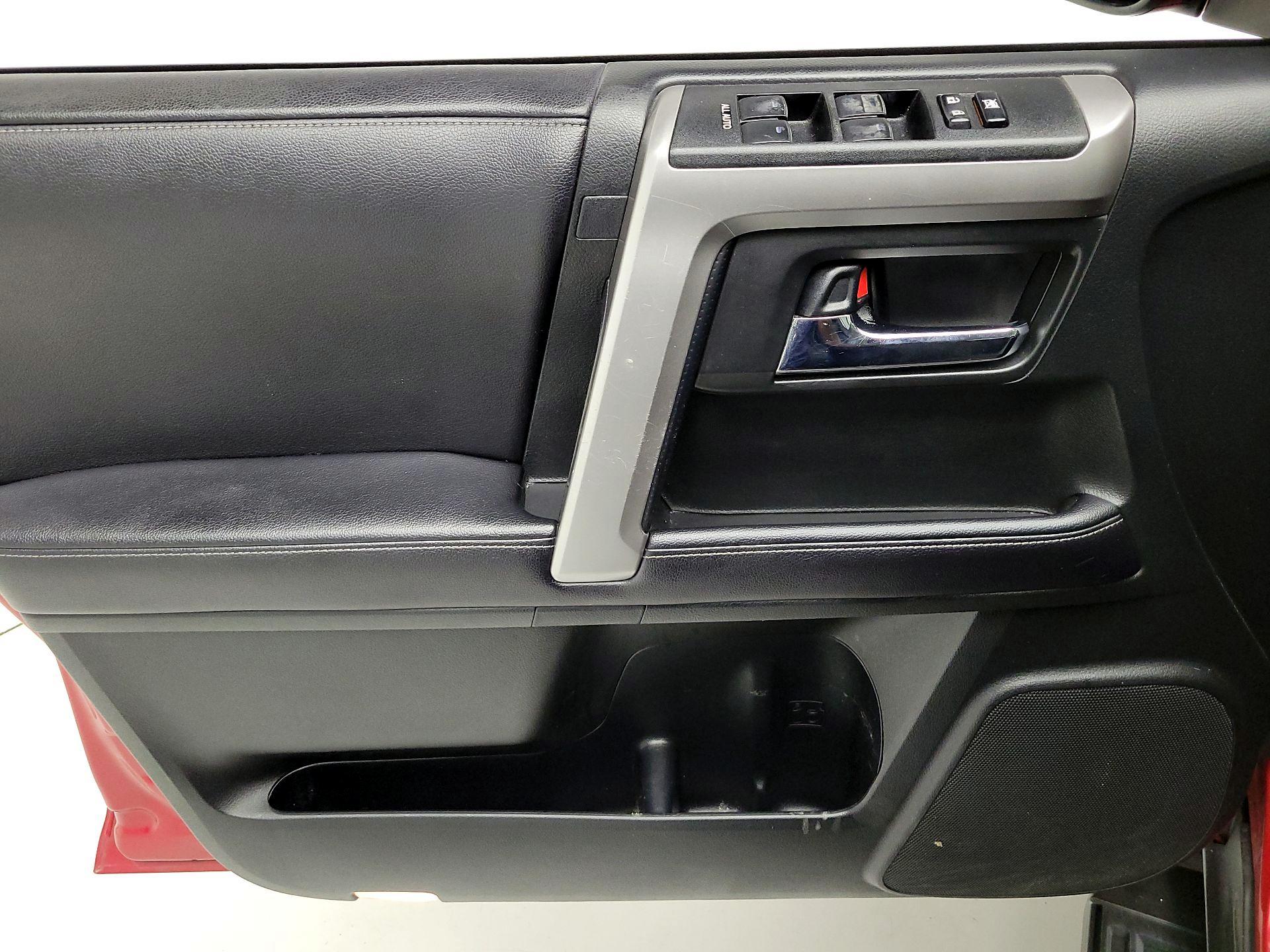 Thumbnail: 2019 Toyota 4Runner - 12