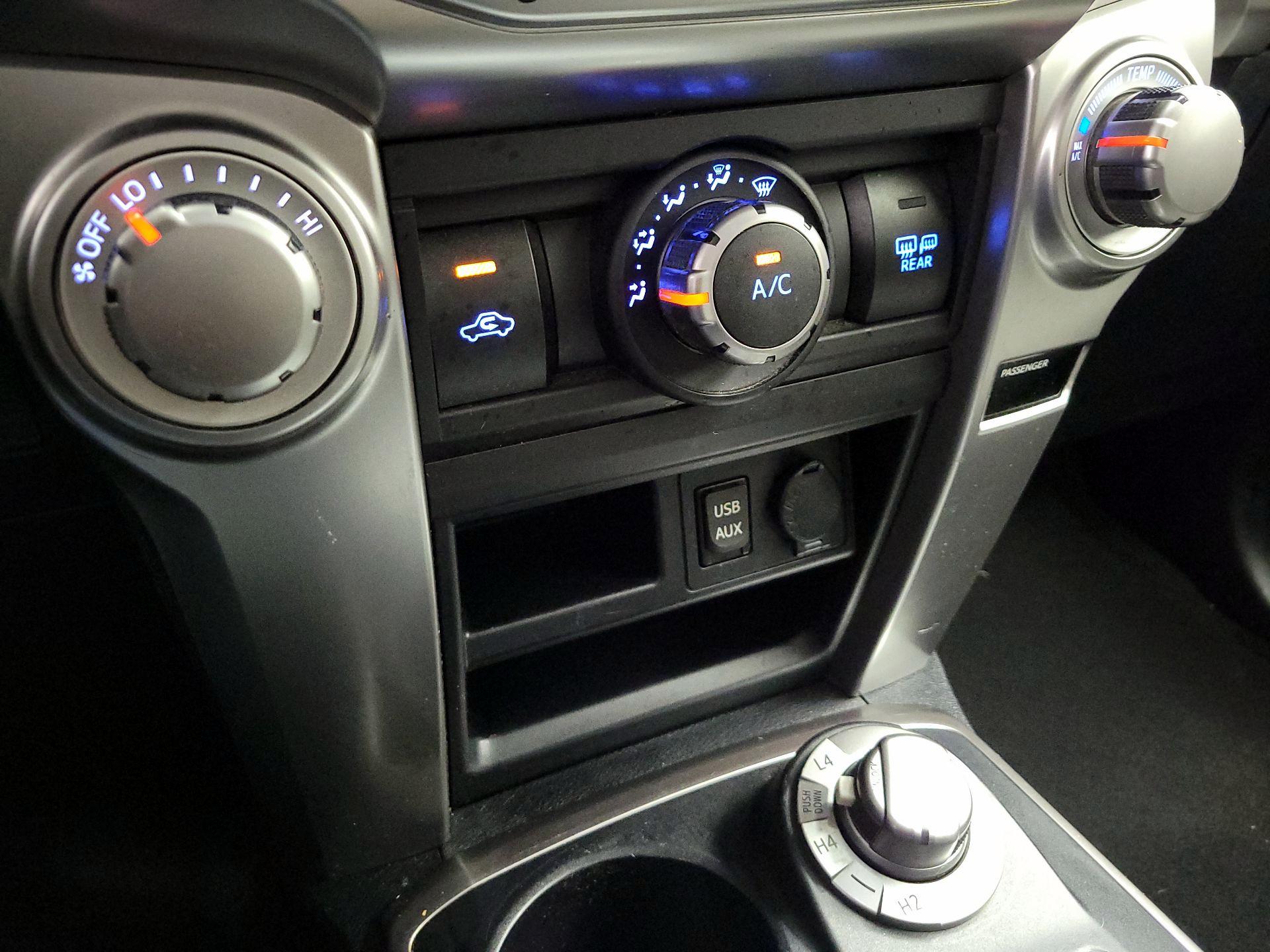 Thumbnail: 2019 Toyota 4Runner - 17