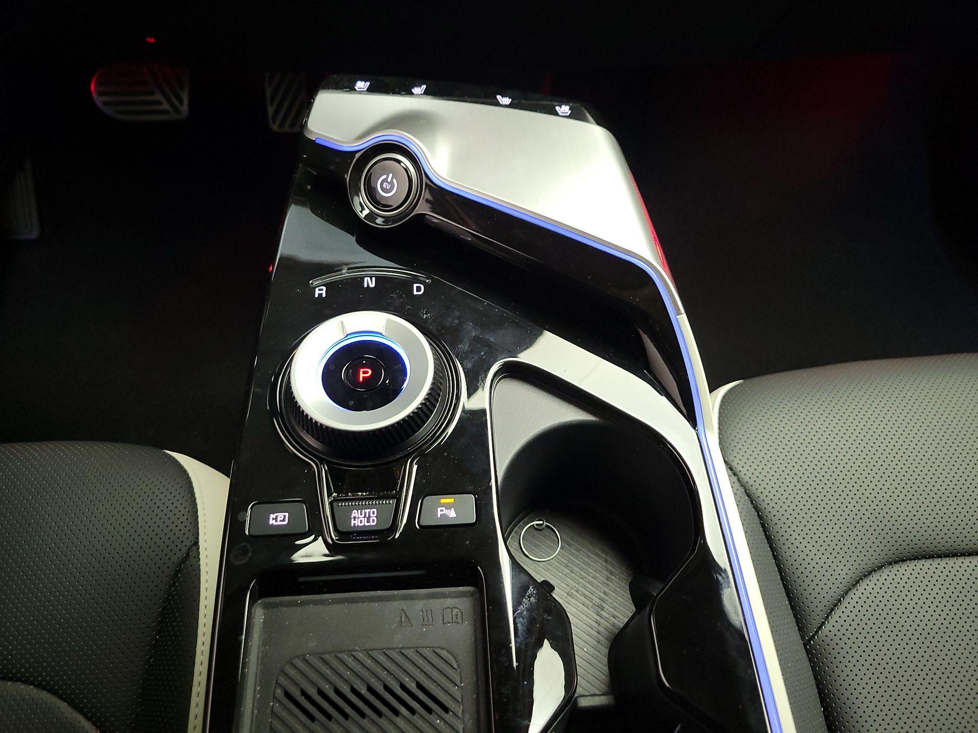 Thumbnail: 2023 Kia EV6 - 17