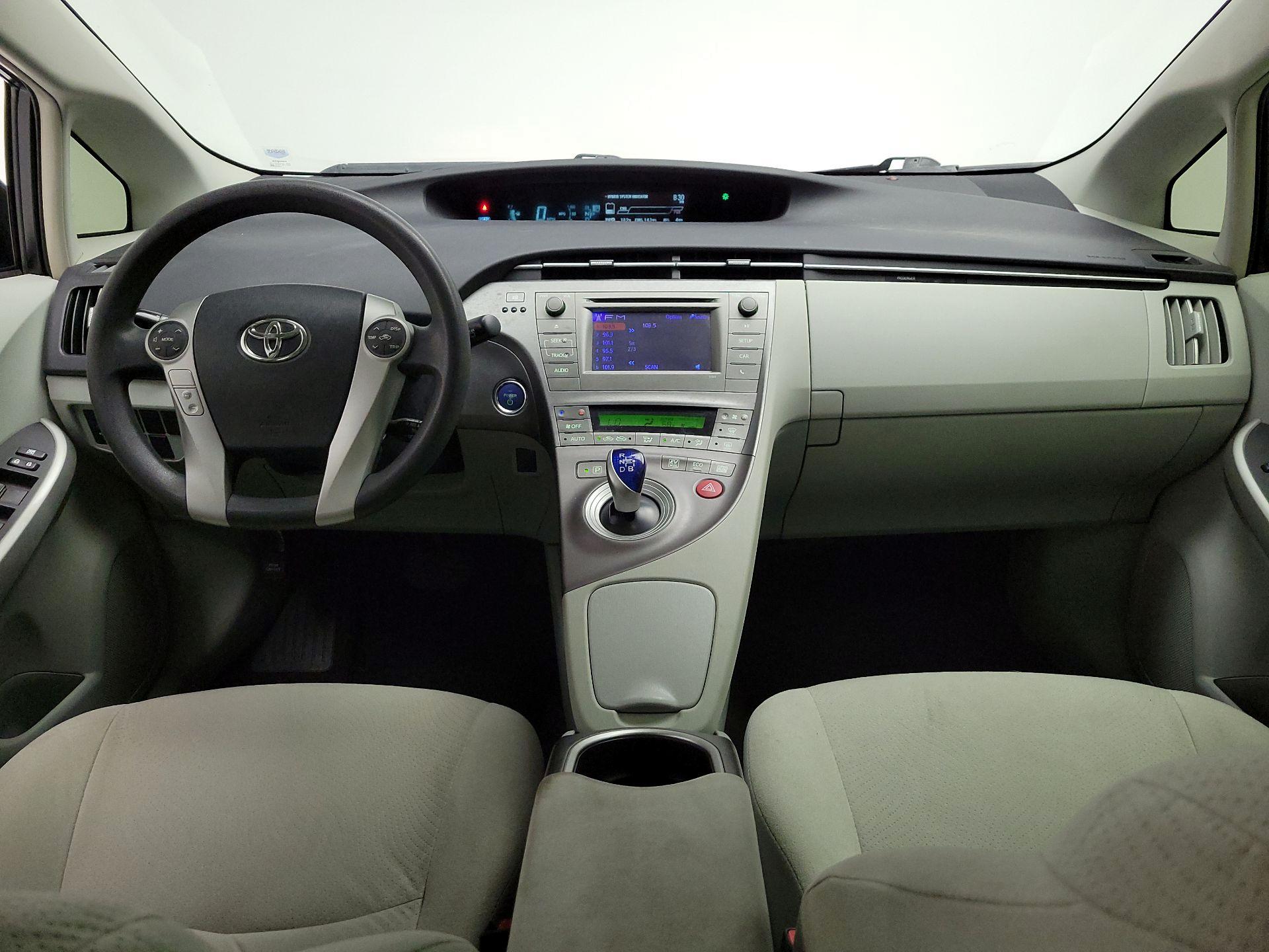 Thumbnail: 2015 Toyota Prius - 9
