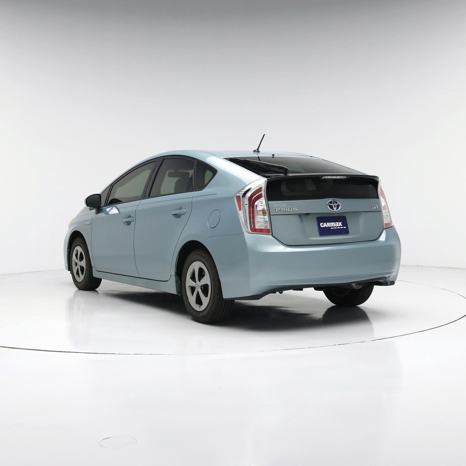 Thumbnail: 2015 Toyota Prius - 2