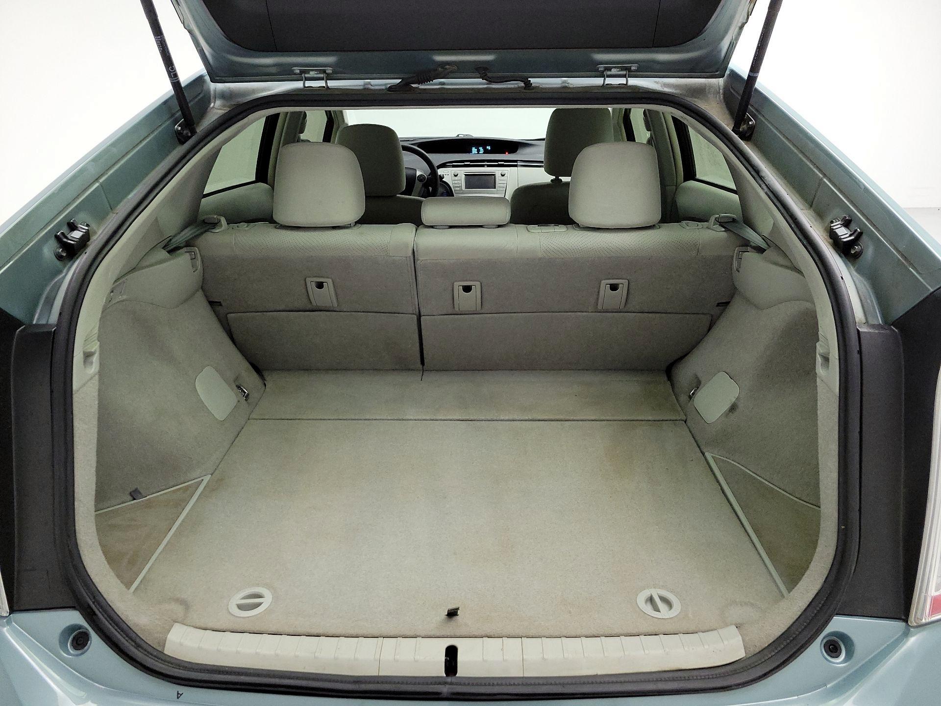 Thumbnail: 2015 Toyota Prius - 20
