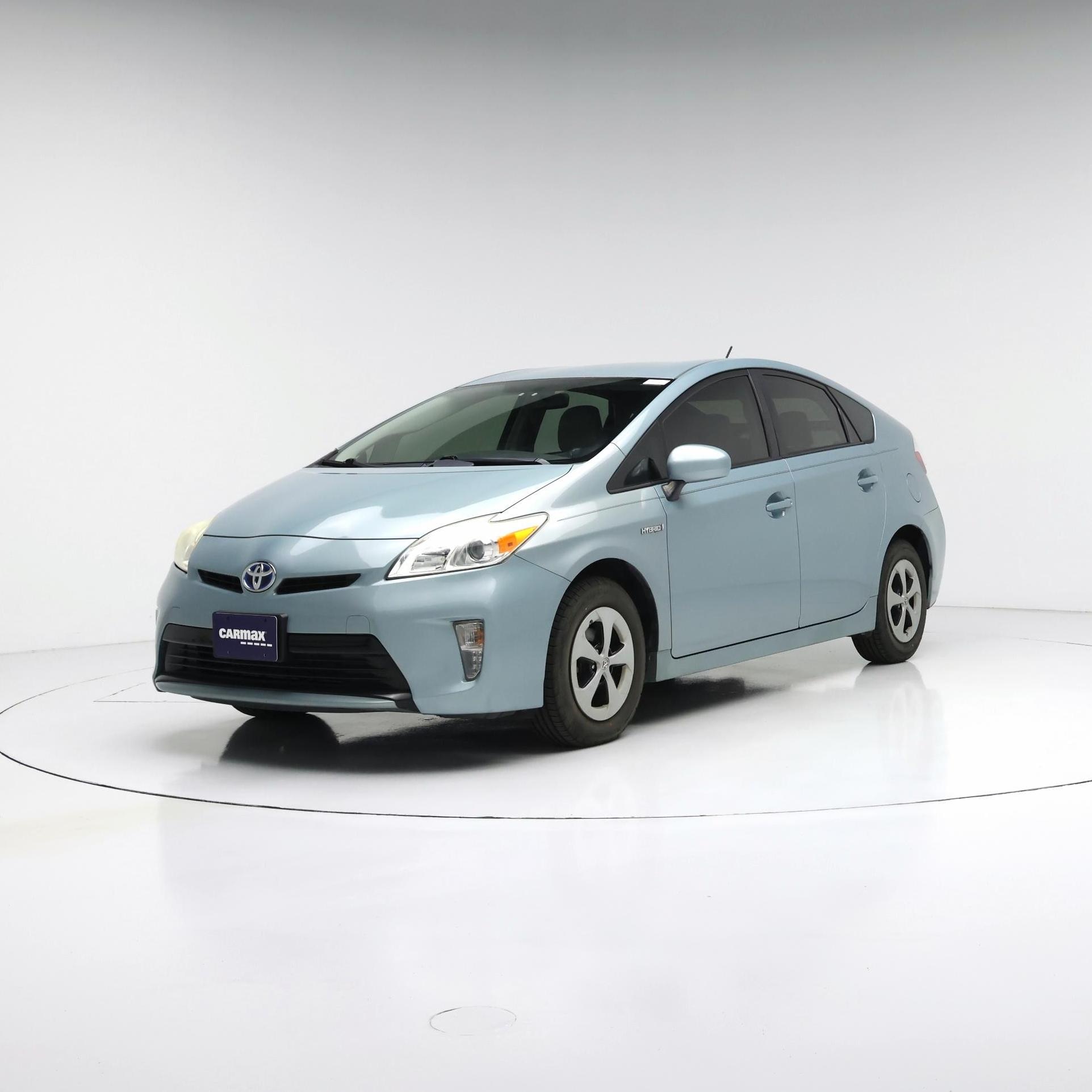 Thumbnail: 2015 Toyota Prius - 4
