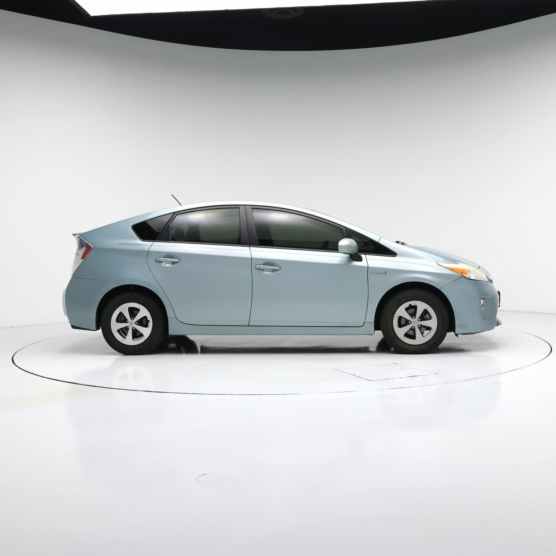 Thumbnail: 2015 Toyota Prius - 7