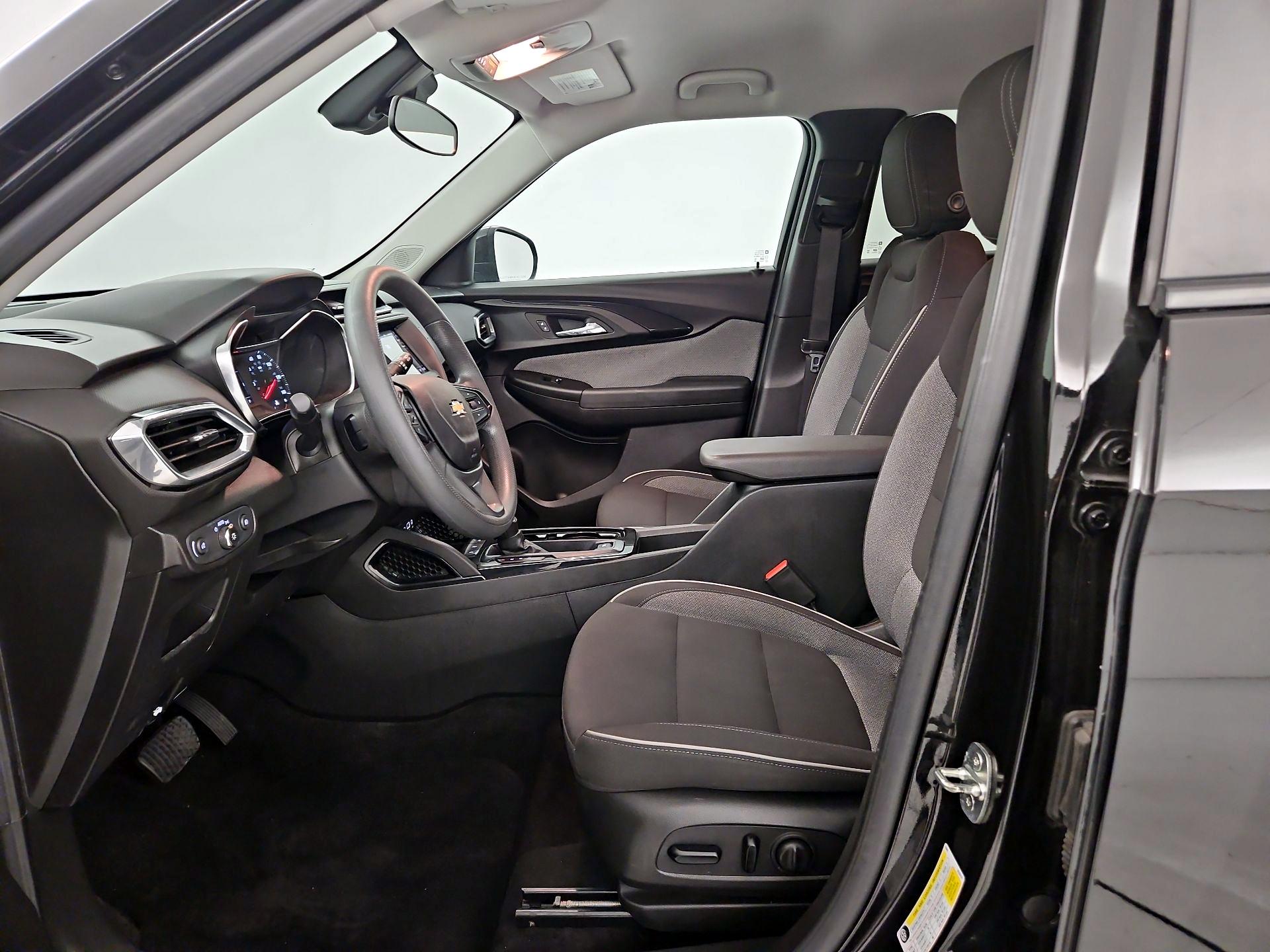Thumbnail: 2023 Chevrolet TrailBlazer - 9