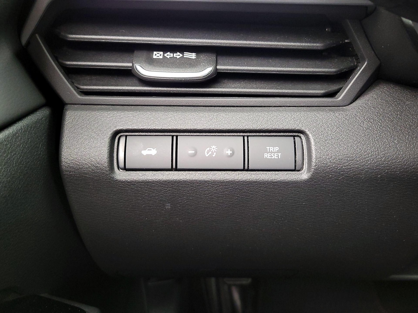 2023 Nissan Altima SR - Photo 14
