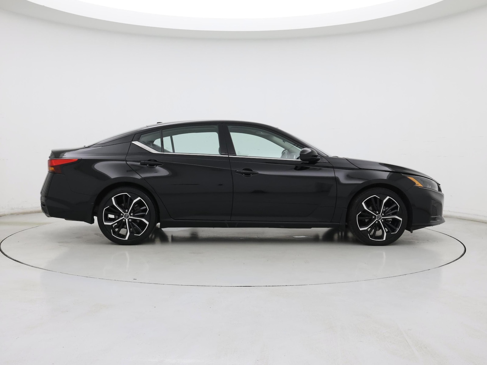 2023 Nissan Altima SR - Photo 8