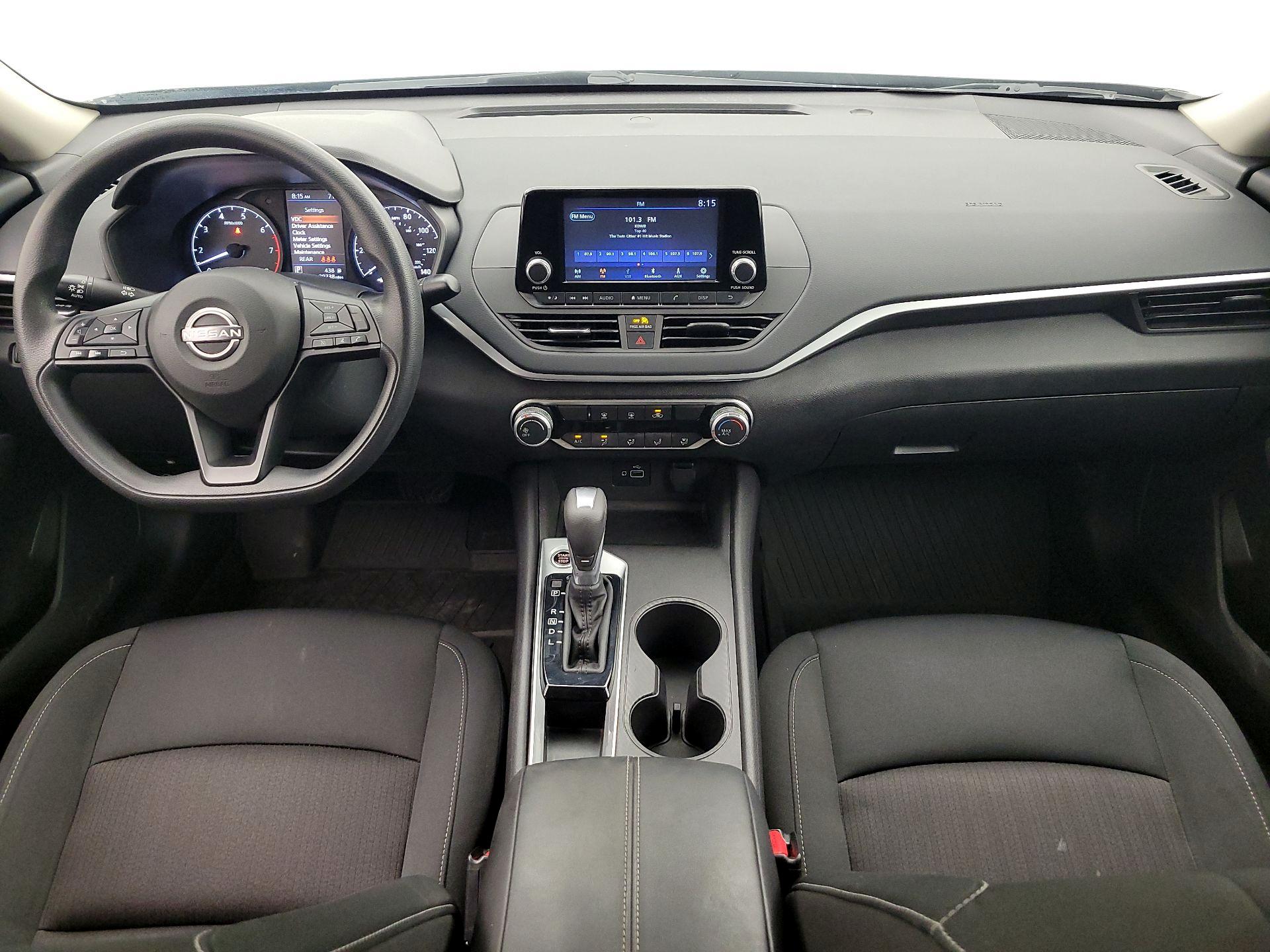 Thumbnail: 2023 Nissan Altima - 9