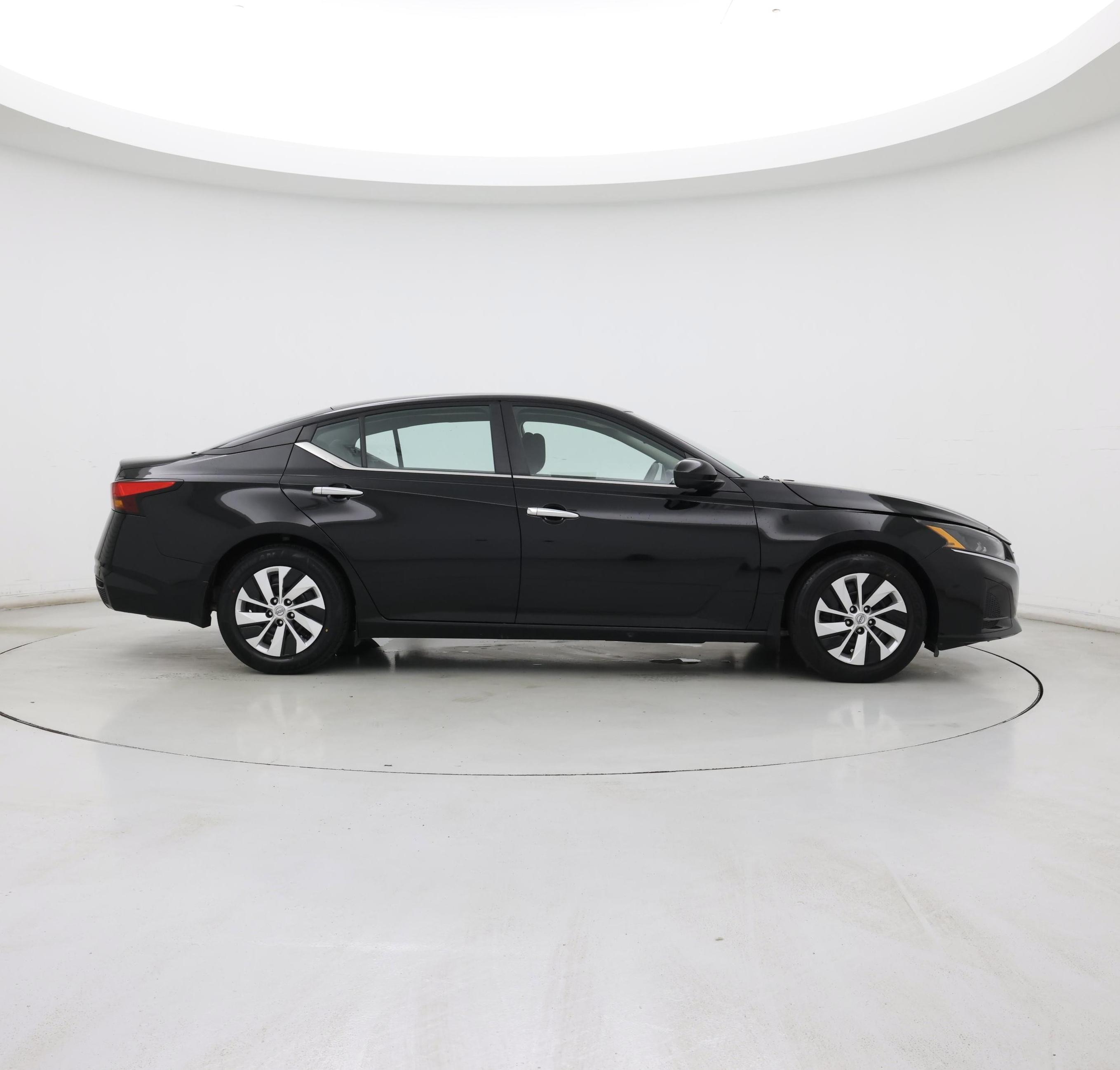 Thumbnail: 2023 Nissan Altima - 7