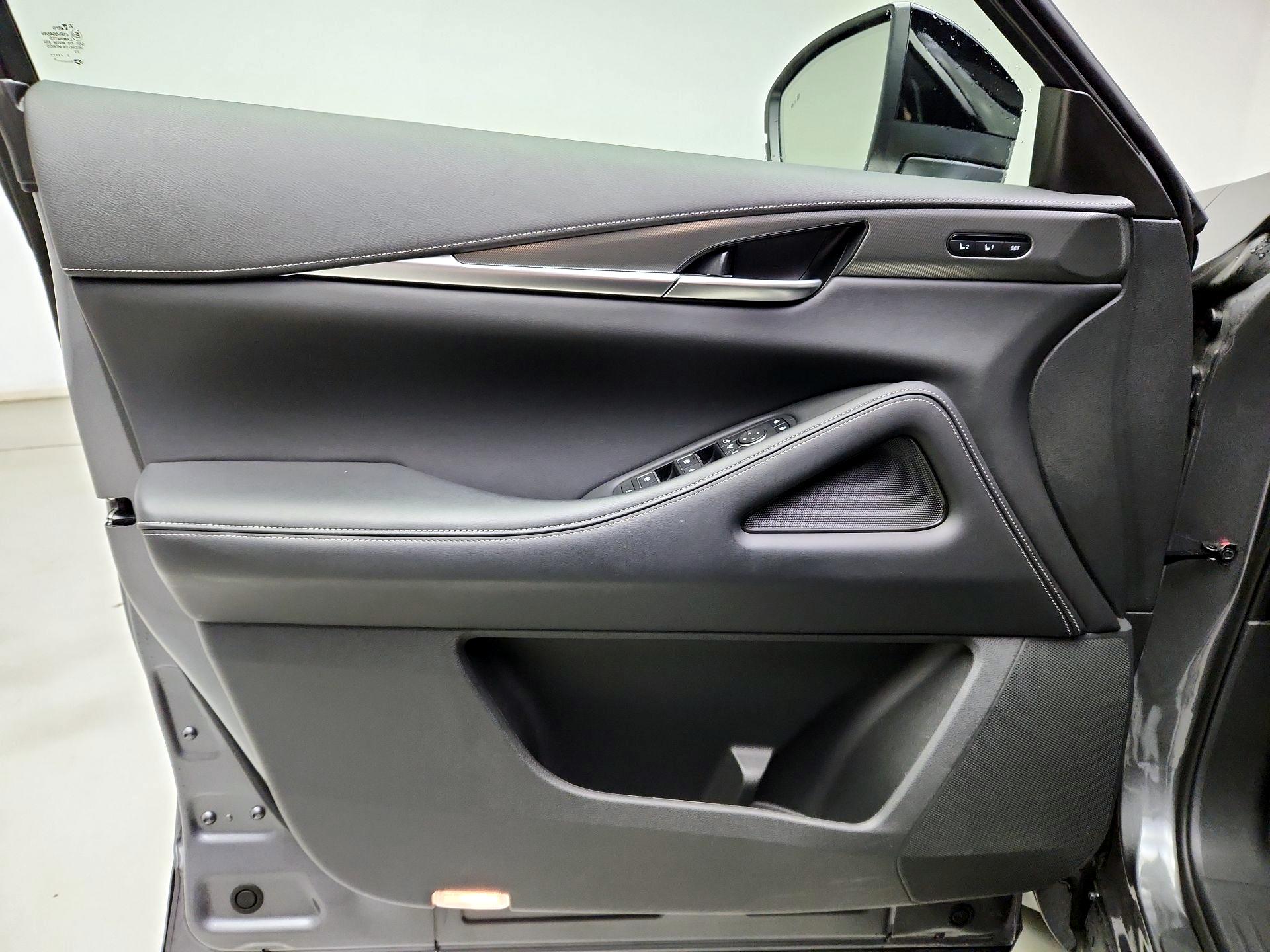 Thumbnail: 2024 INFINITI QX60 - 10