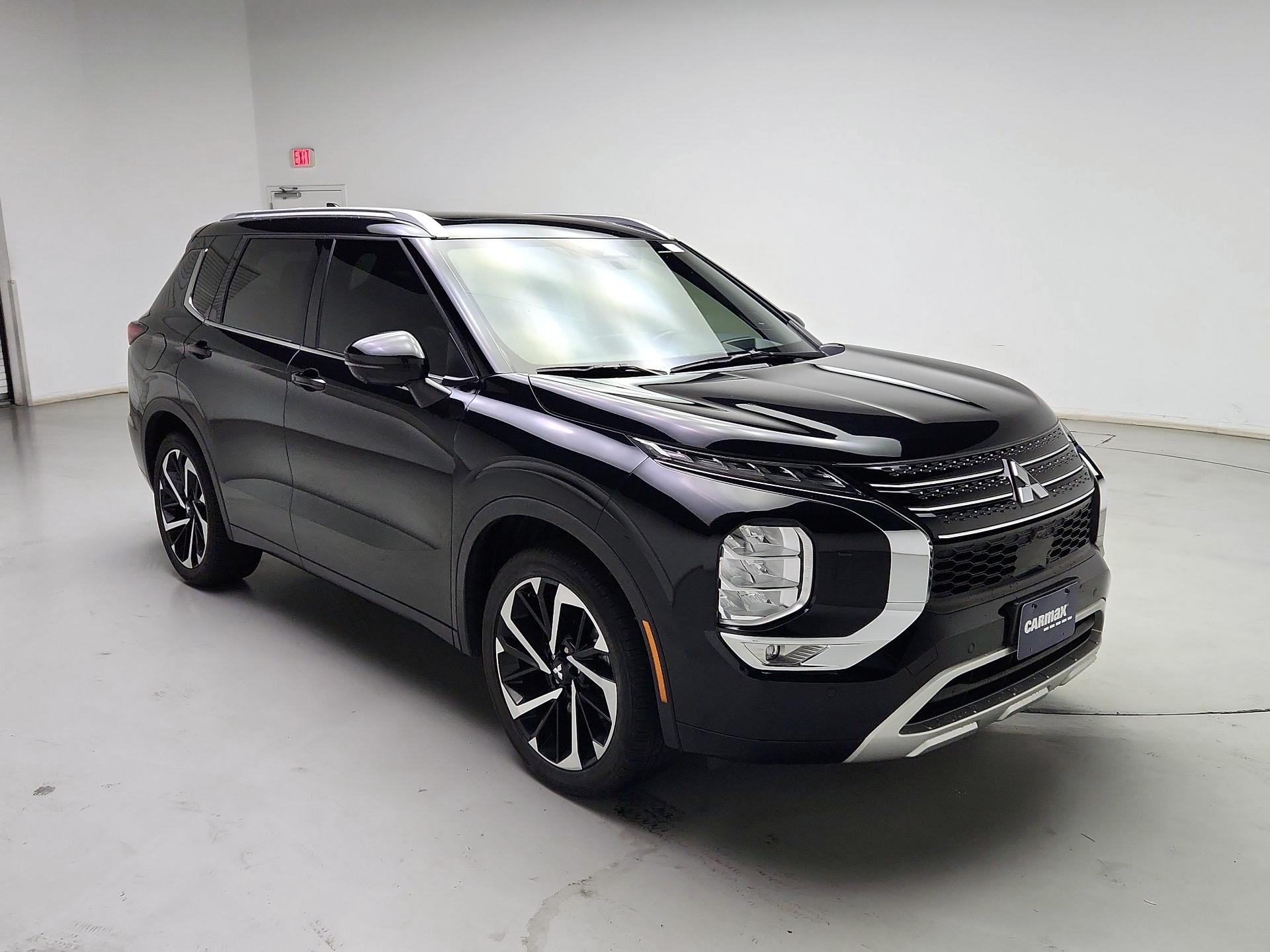 Thumbnail: 2022 Mitsubishi Outlander - 1