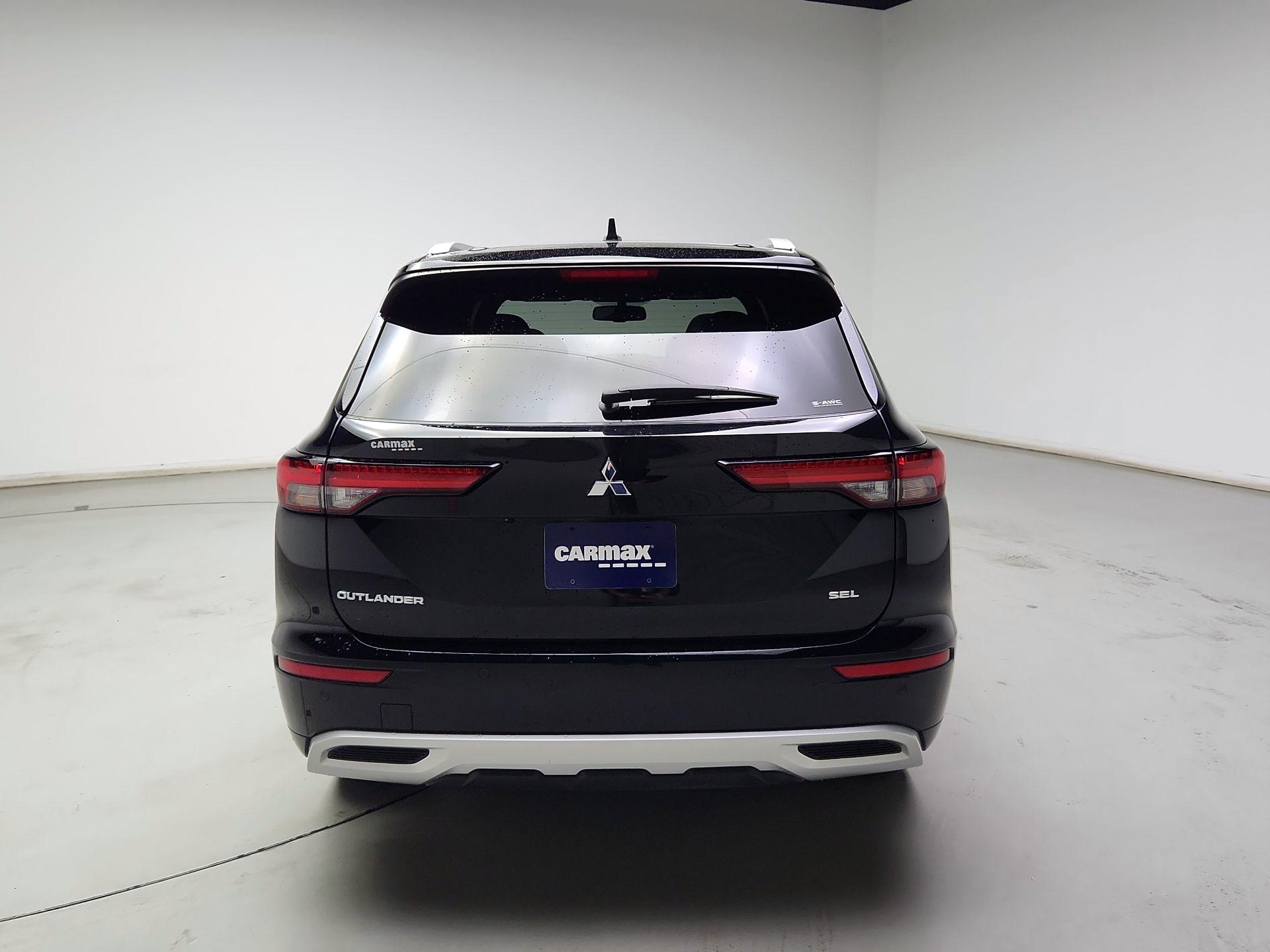 Thumbnail: 2022 Mitsubishi Outlander - 6