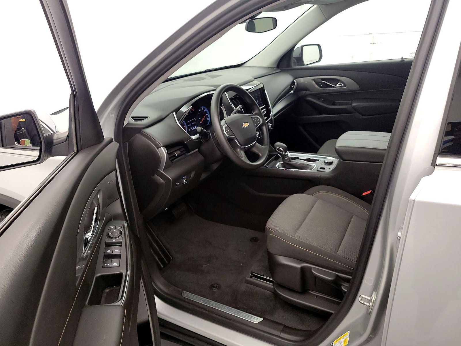 2021 Chevrolet Traverse LS - Photo 12