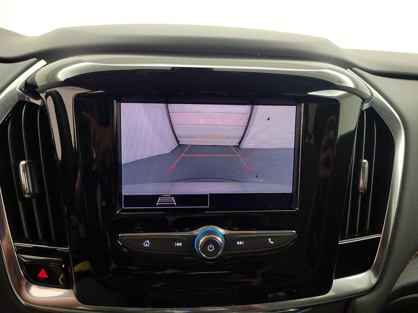 2021 Chevrolet Traverse LS - Photo 15