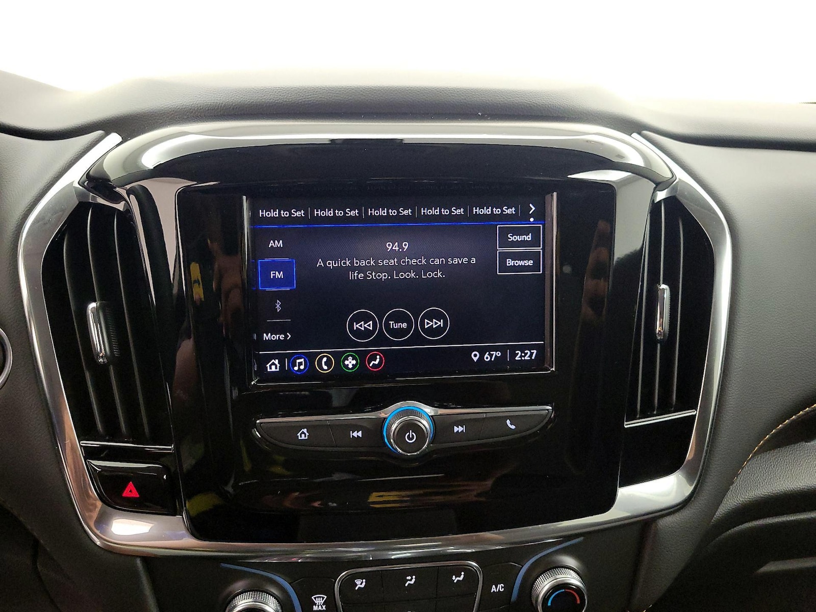 2021 Chevrolet Traverse LS - Photo 16