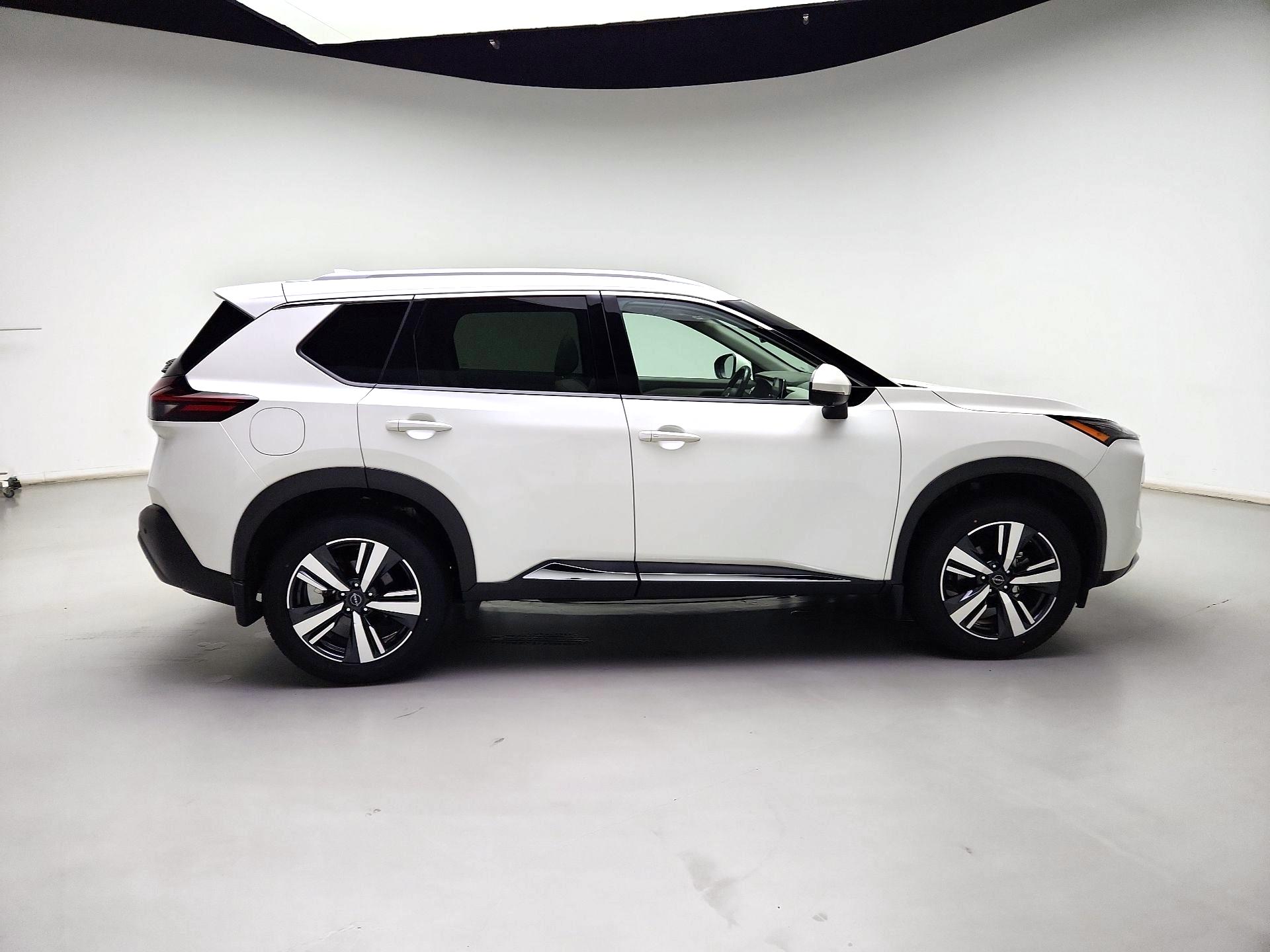 Thumbnail: 2023 Nissan Rogue - 4