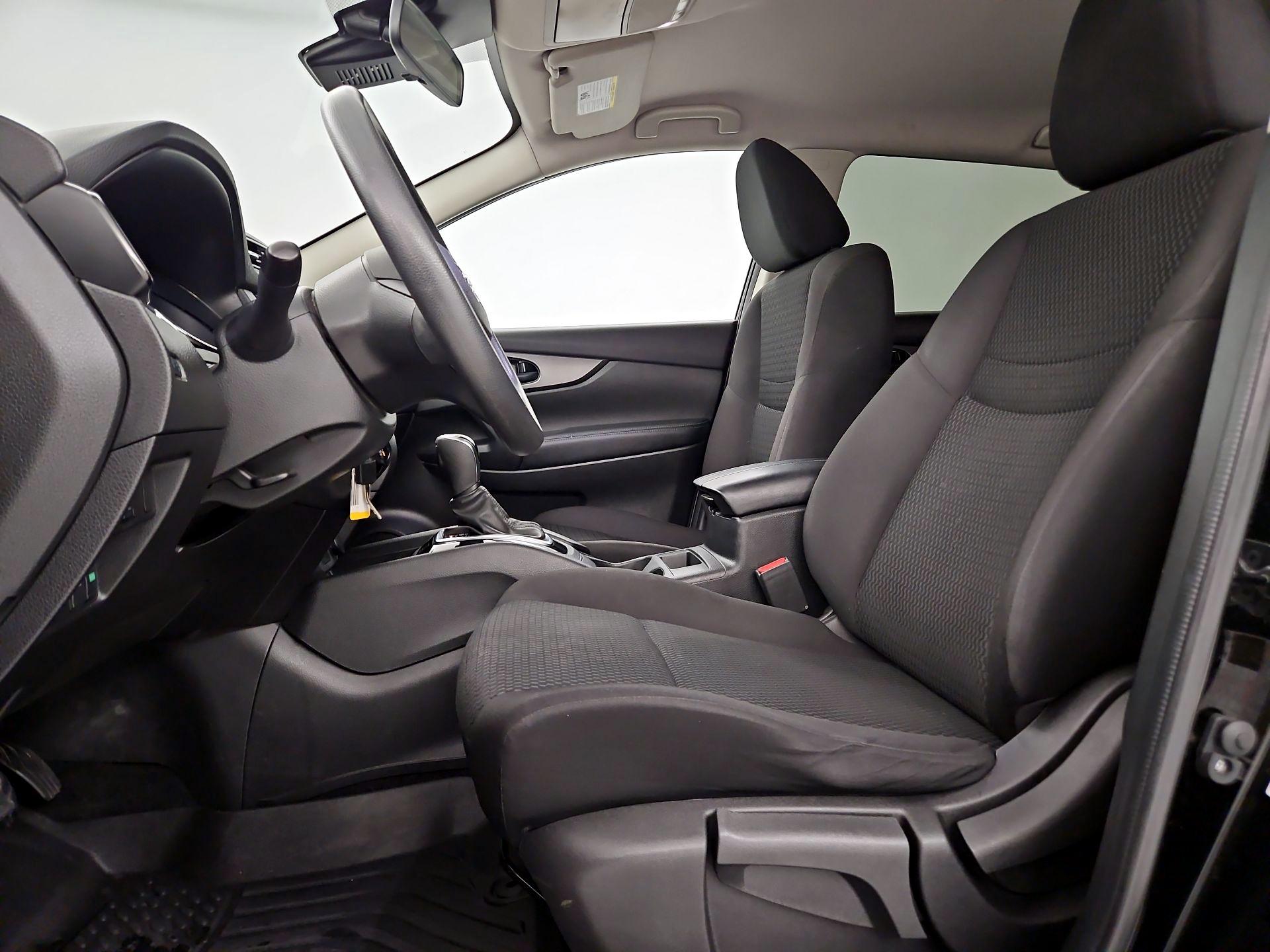 Thumbnail: 2020 Nissan Rogue Sport - 9