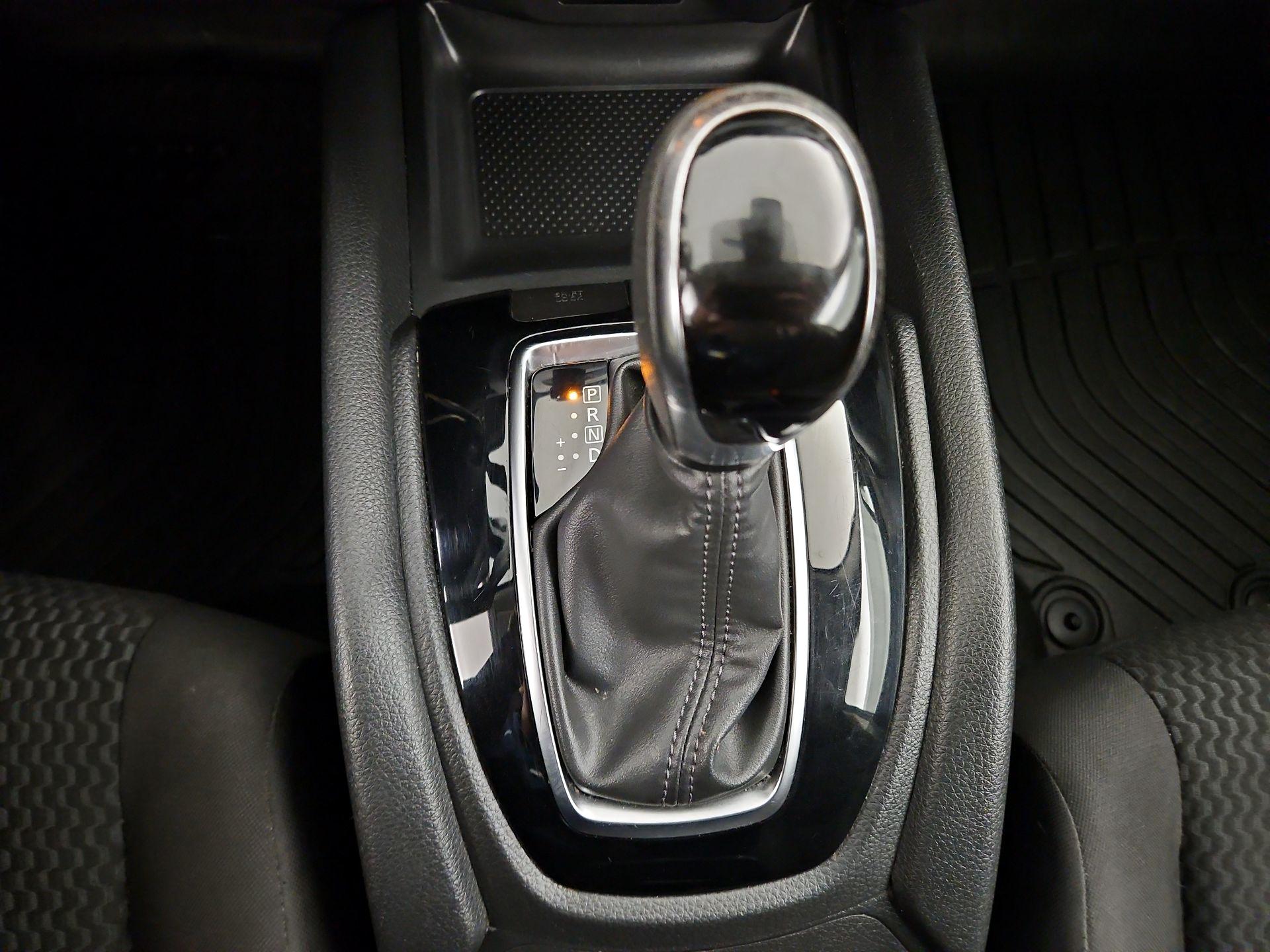 Thumbnail: 2020 Nissan Rogue Sport - 15