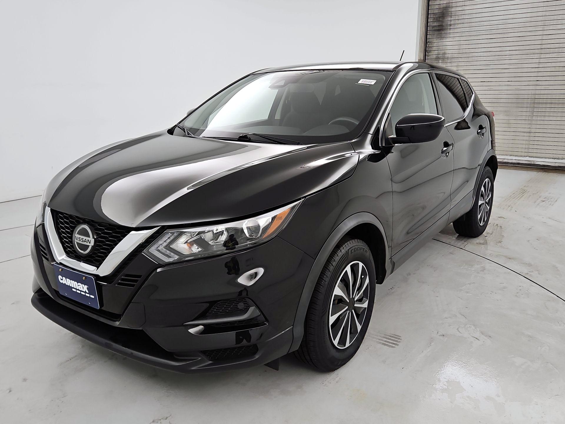 Thumbnail: 2020 Nissan Rogue Sport - 3