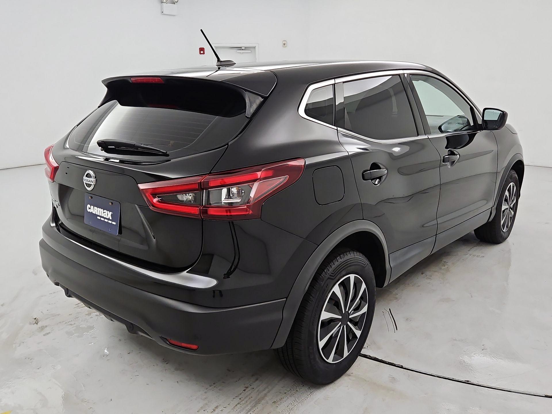 Thumbnail: 2020 Nissan Rogue Sport - 5