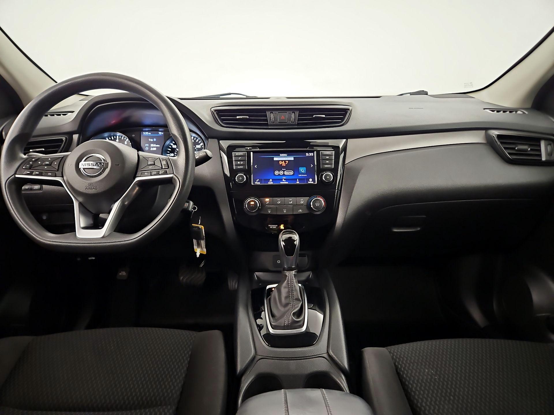 Thumbnail: 2020 Nissan Rogue Sport - 8