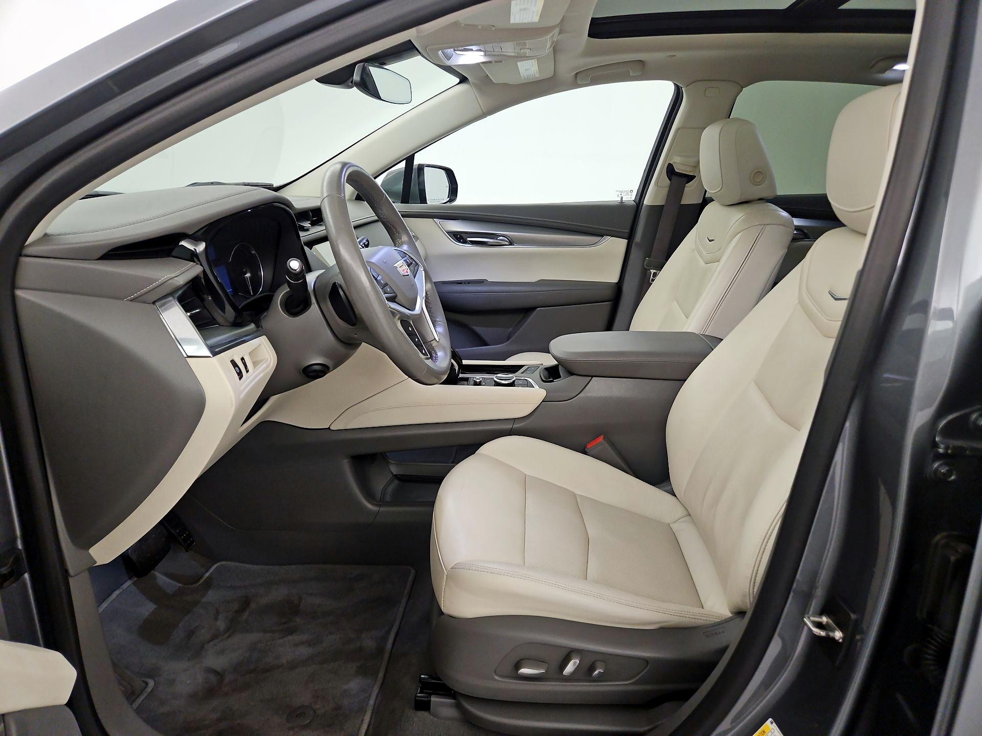 Thumbnail: 2021 Cadillac XT5 - 9