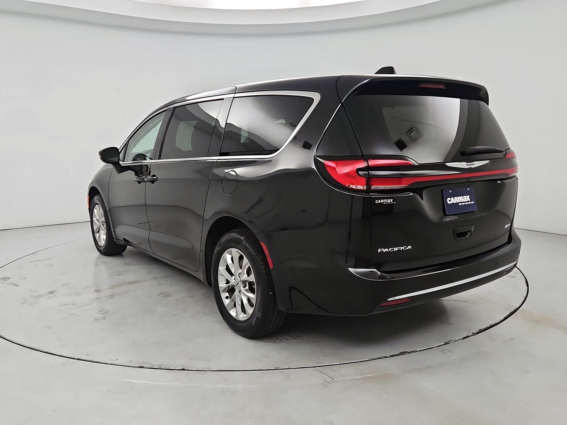 Thumbnail: 2023 Chrysler Pacifica - 7