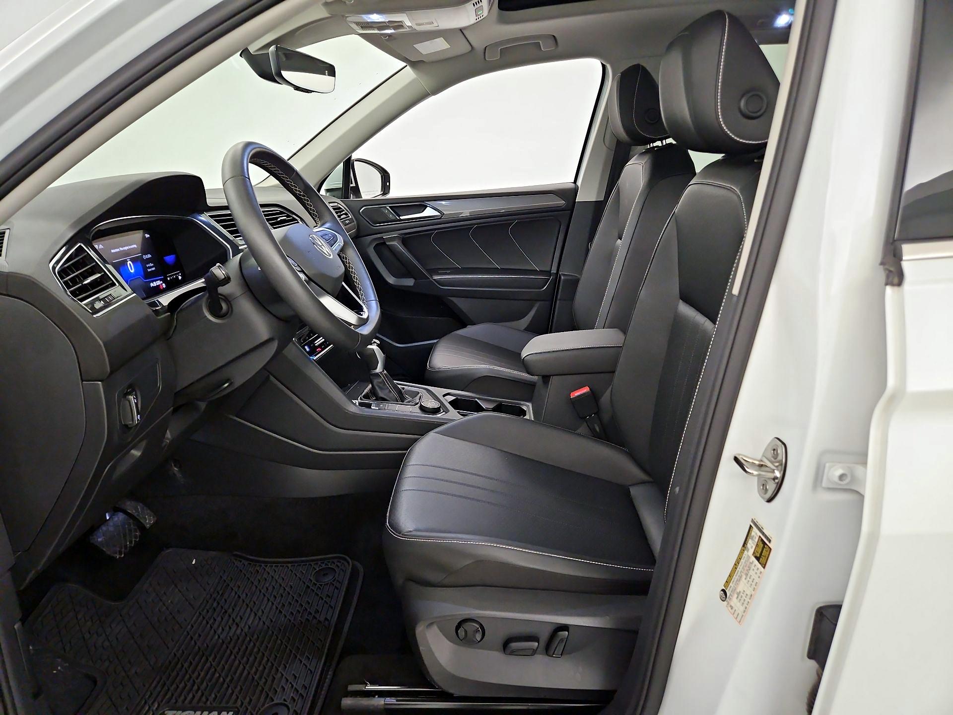 Thumbnail: 2023 Volkswagen Tiguan - 9